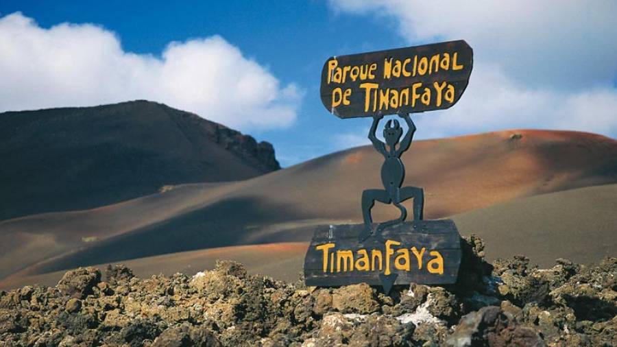 Timanfaya National Park volcanoes route tour 