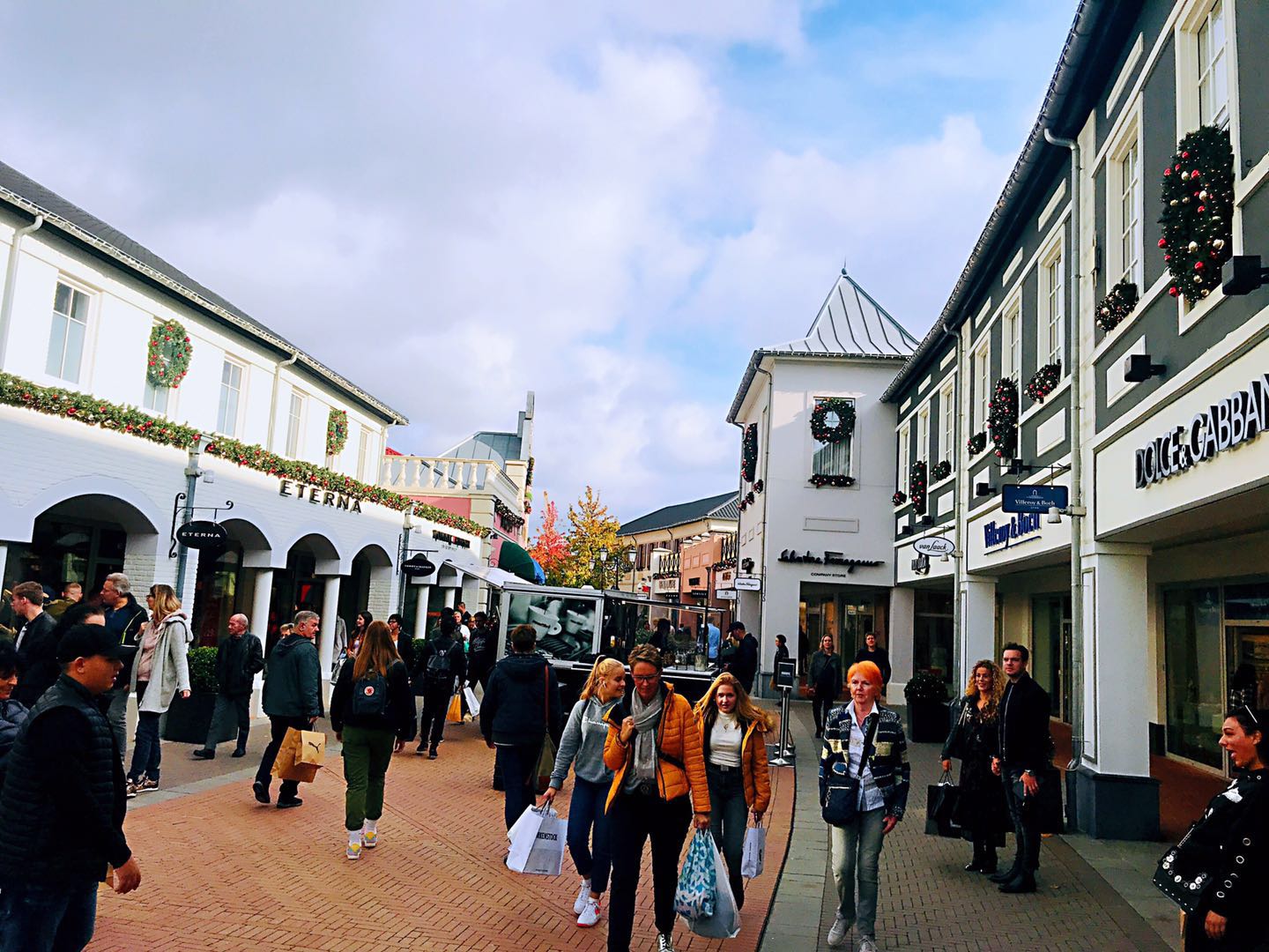 Roermond Designer Outlet Day Trip Incl. 10% Extra Discounted Voucher