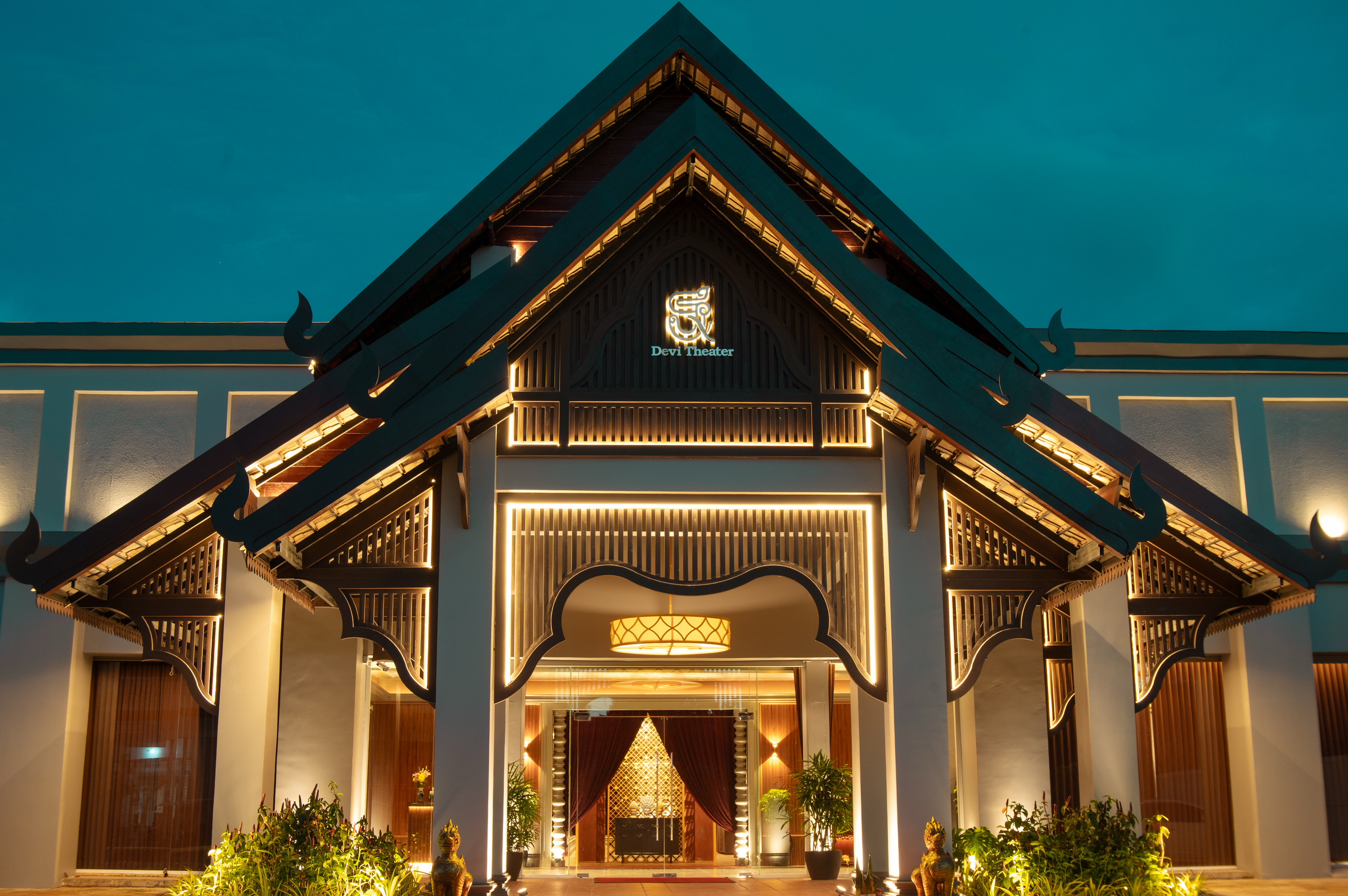 Devi Theater: Apsara Dance Show with Khmer/Western Dinner 