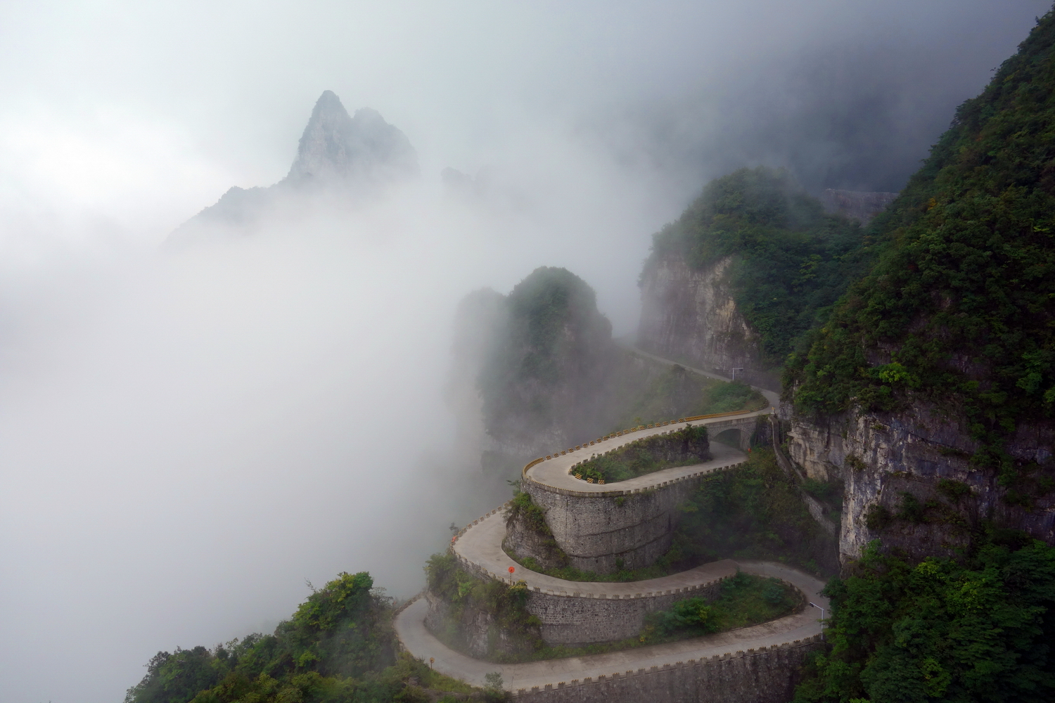 Tianmen Mountain, Cable Car and Gallery Road in Zhangjiajie