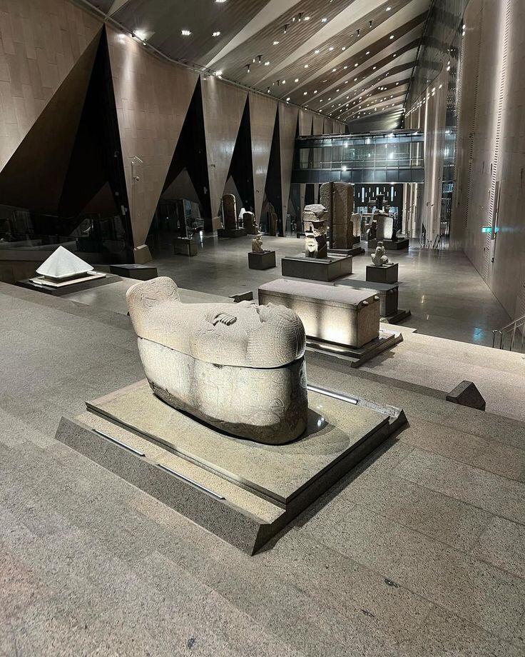 吉薩金字塔、大埃及博物館和哈利利市場之旅