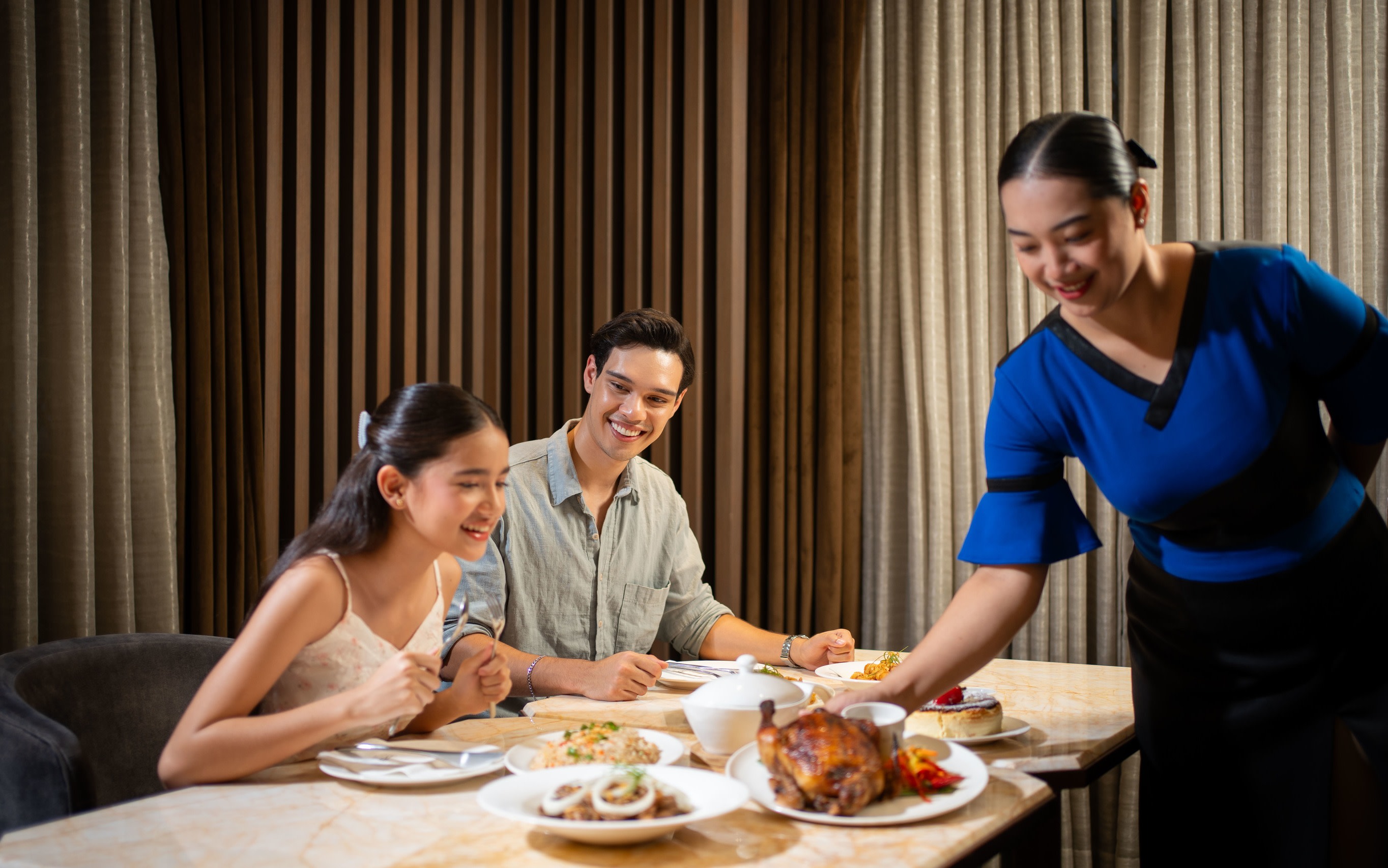 Lobby Lounge at bai Hotel Cebu