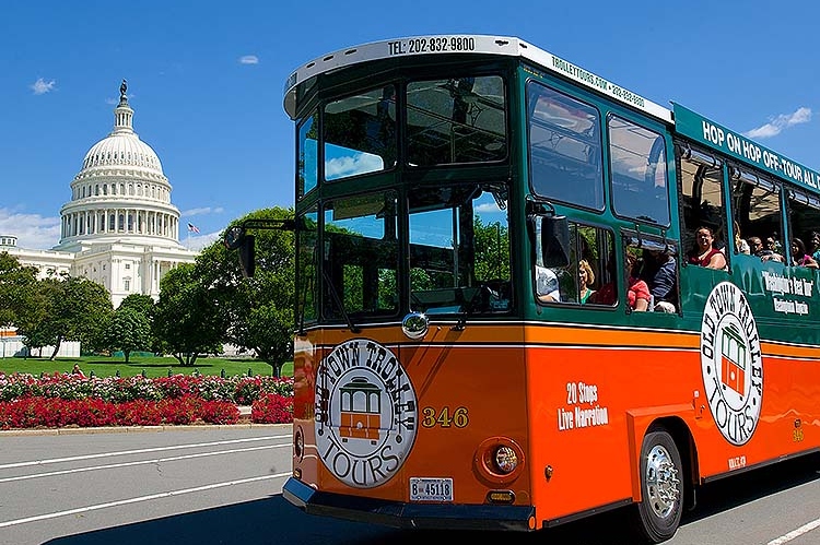 Arlington Cemetery and Old Town Trolley Hop-On-Hop-Off Tour