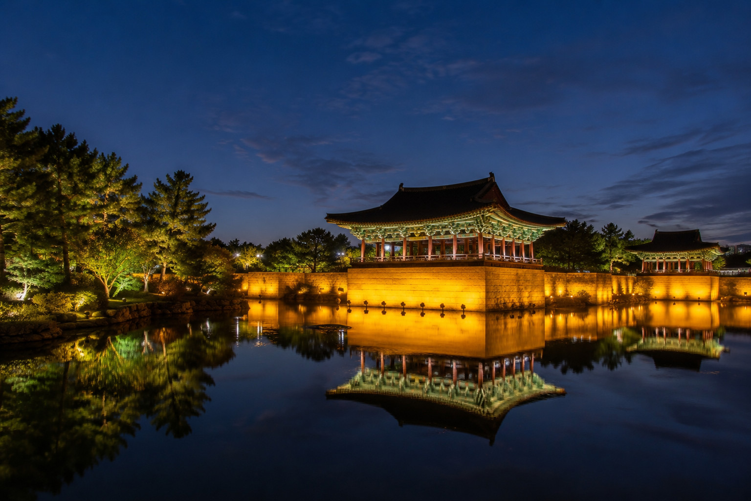 Gyeongju Private Highlights Tour with Licensed Local Guide