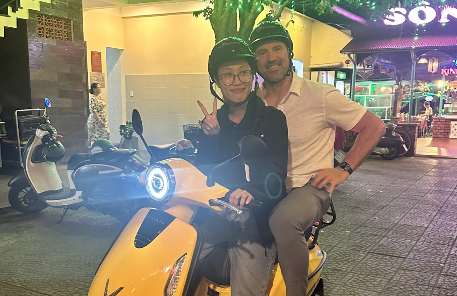 會安（Hoi An） 電動摩托車夜市美食之旅