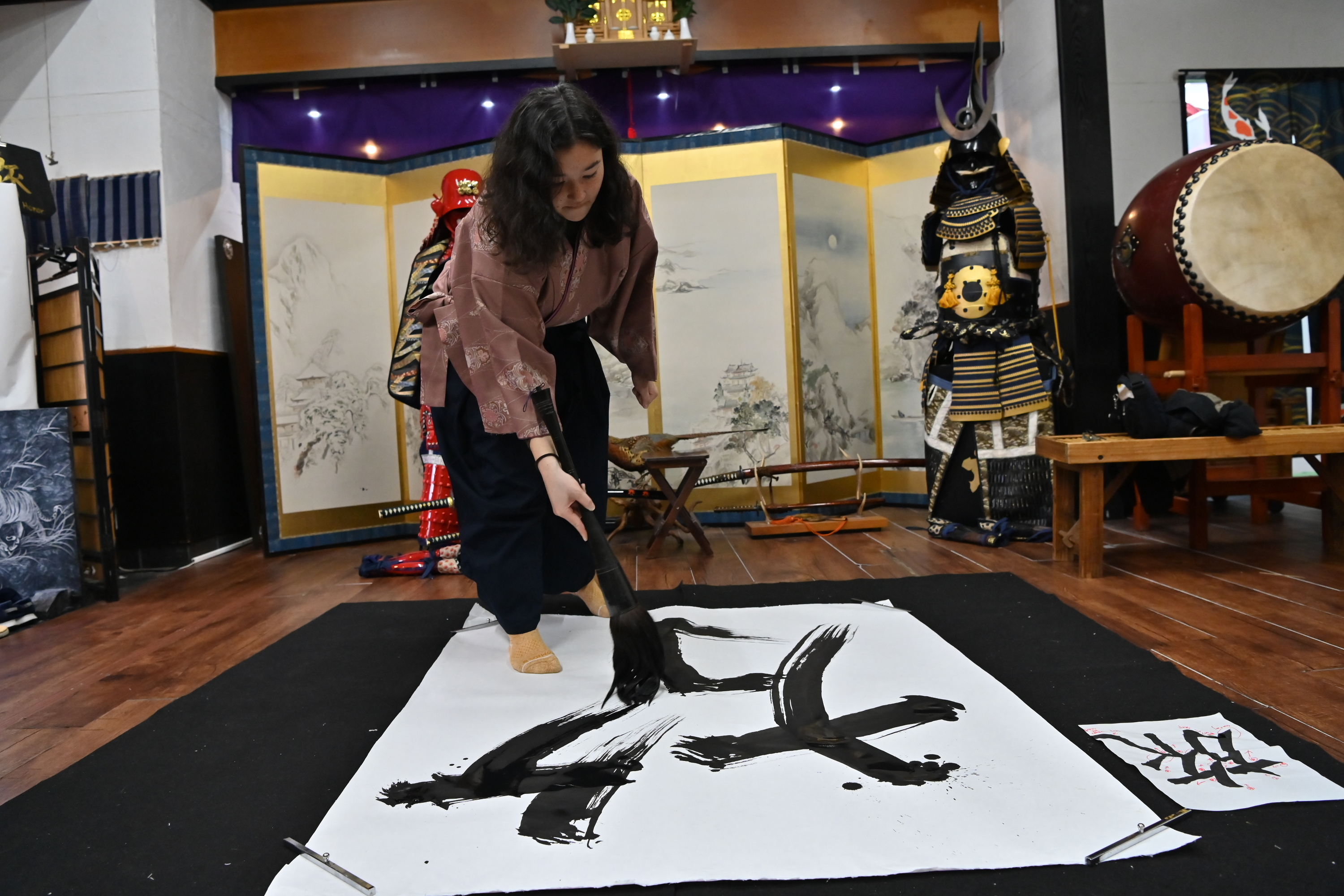 在大阪學習武士道和禪宗的武士書法