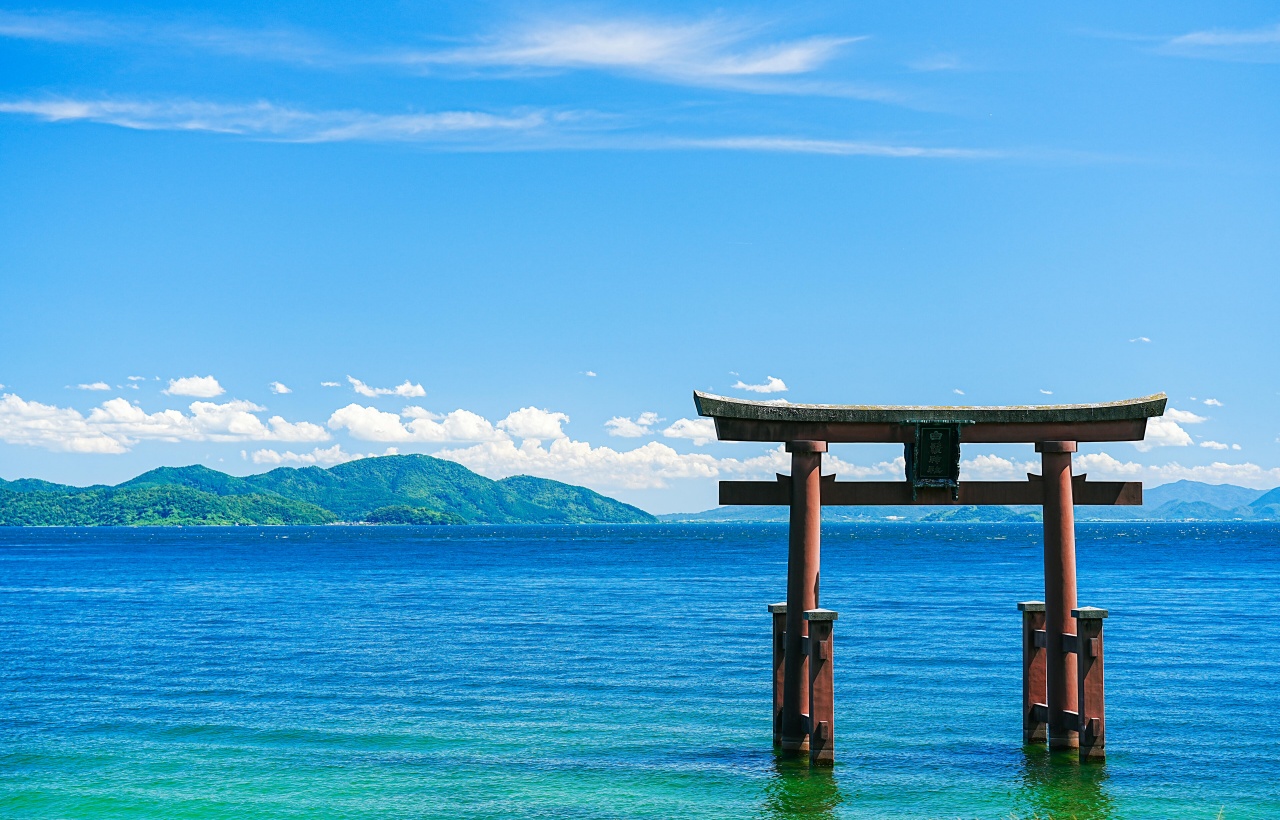 Lake Biwa Observatory, Shirahige Shrine, and Mangetsu-ji Temple Floating Temple Day Trip