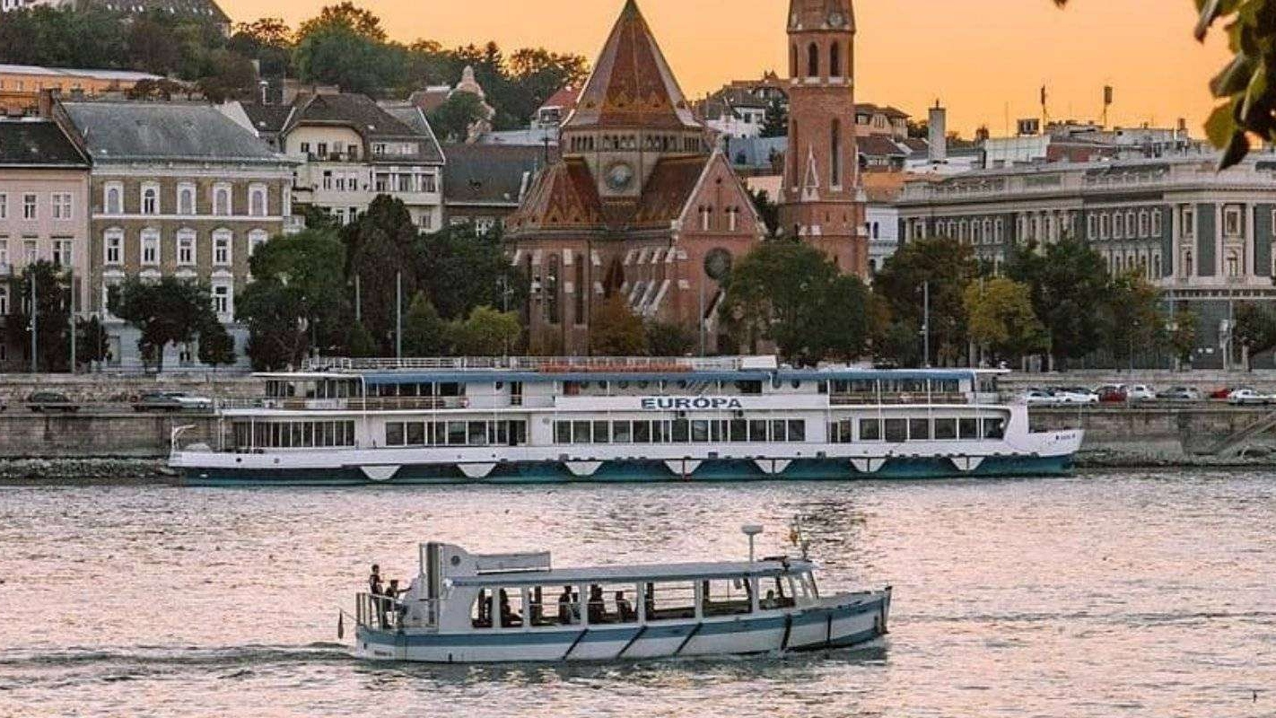 MS Klara在多瑙河上優雅滑行，是租賃私人遊船的理想之選