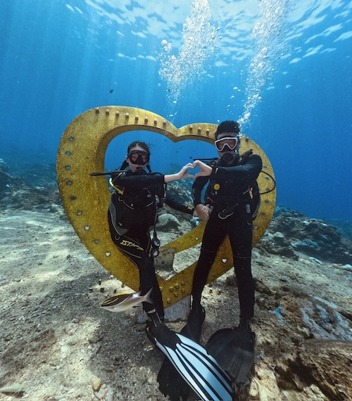 Green Island: Decompression Chamber Scuba Diving Experience
