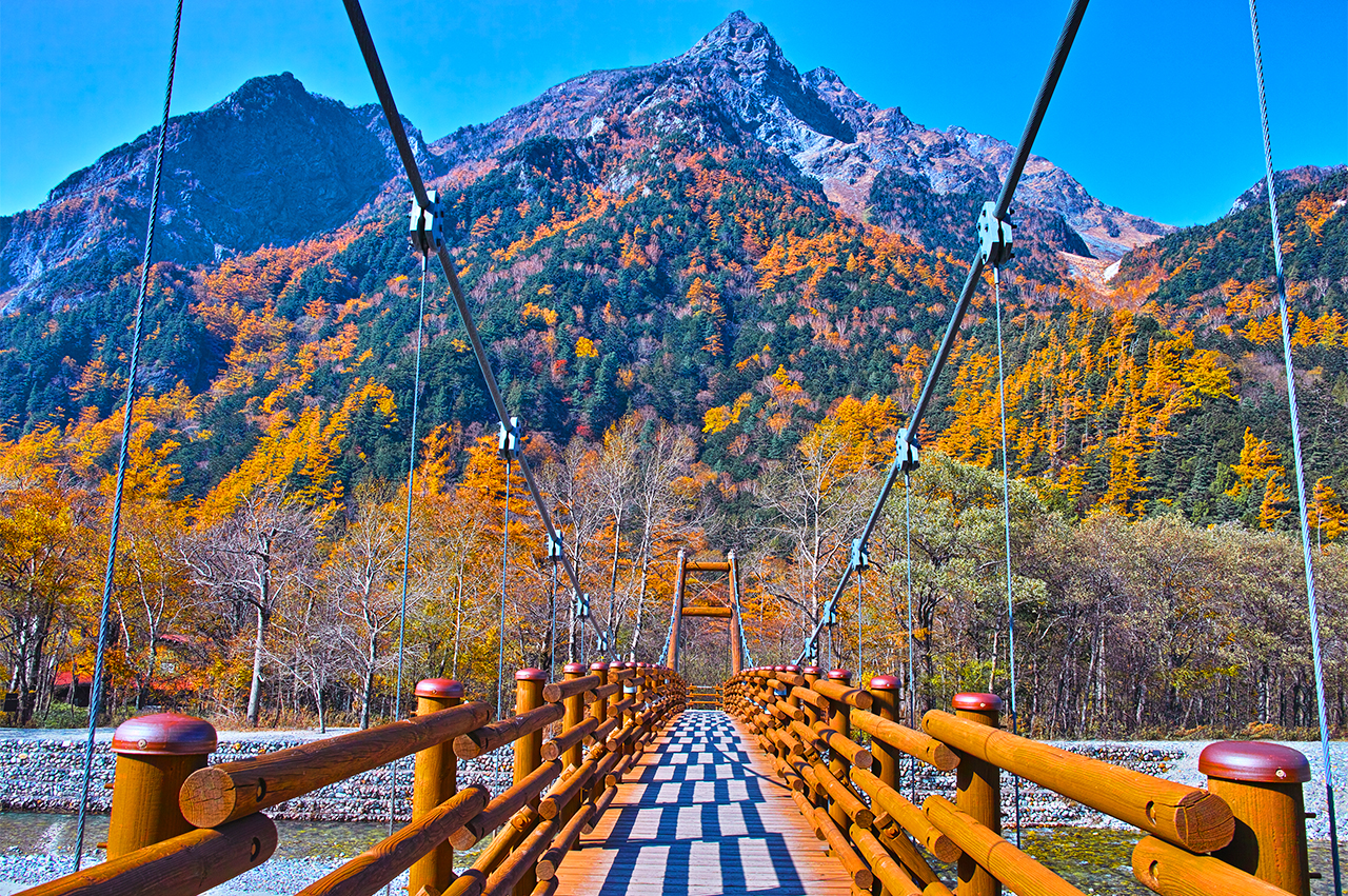 [One-day tour in Kamikochi from Nagoya] Encounter the scenery of Japan's "Jiuzhaigou", step on the Kappa Bridge, and overlook the mountains and the sacred pond