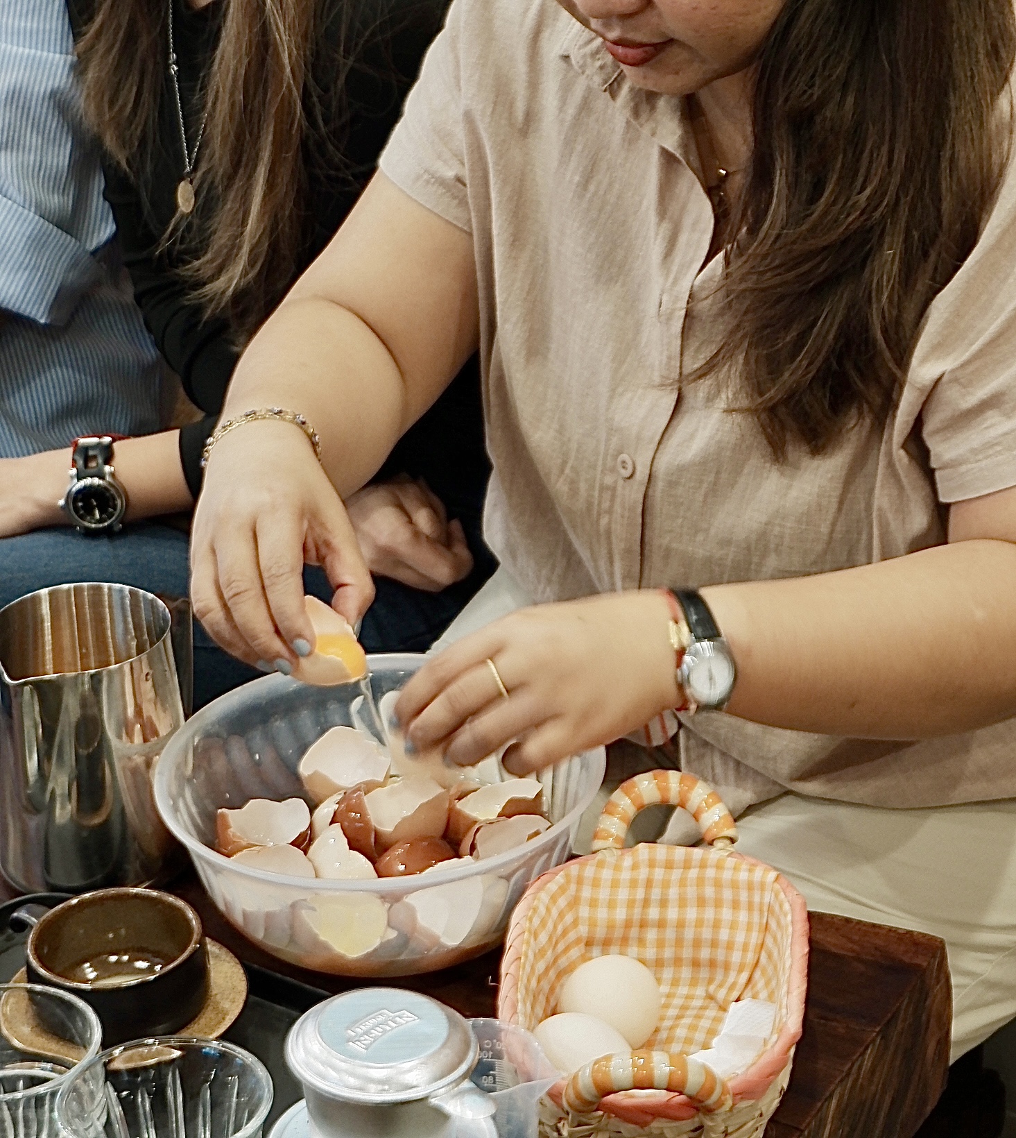 像製作蛋糕一樣分離蛋黃 :) 像製作蛋糕一樣分離蛋黃 :)