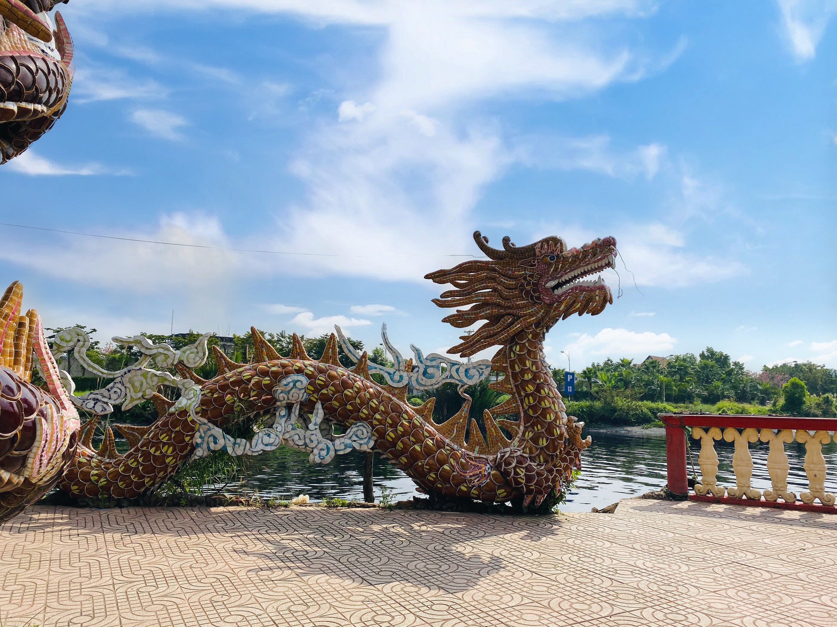 船遊探索越南浮珠廟