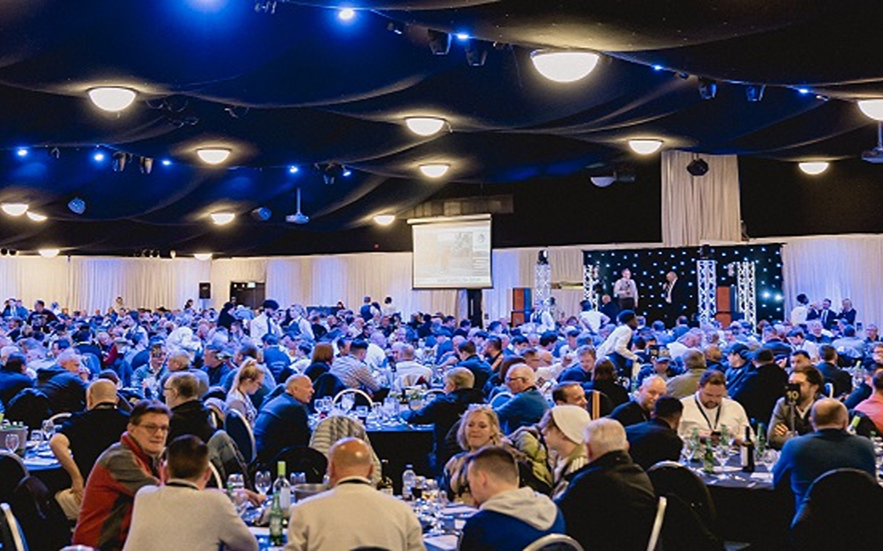 在百年展館（Centenary Pavilion）享受尊貴款待，包括餐飲、社交和無與倫比的比賽日精彩體驗。