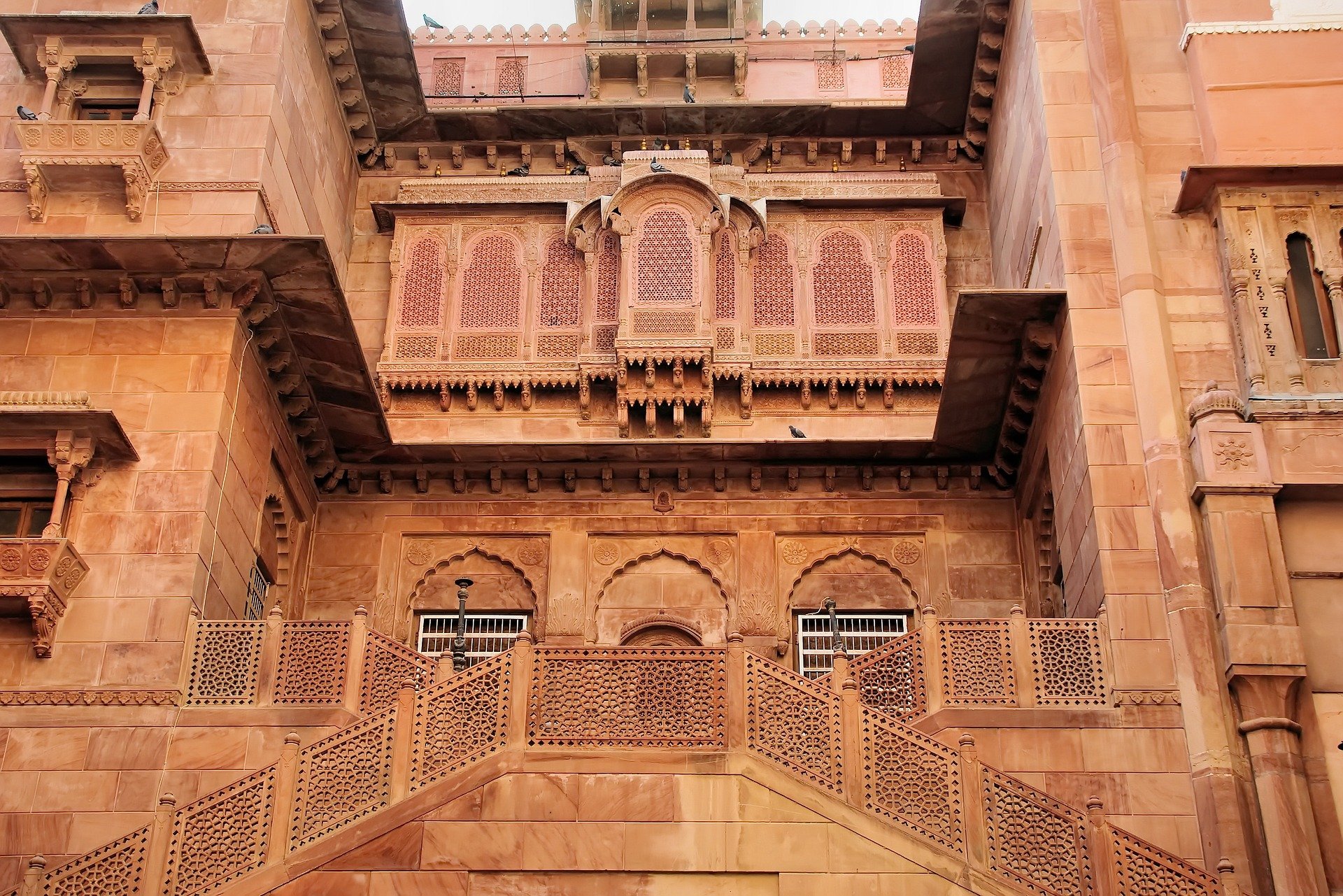 Visit Bikaner in Private Car with Local Guide Service