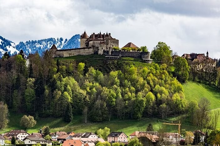 Gruyeres Medieval Town, Cheese Factory and Maison Cailler Tour 