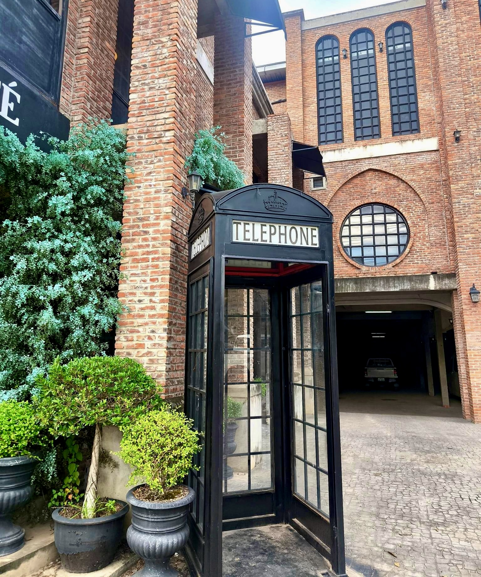 永珍 IG 打卡景點與凱旋門