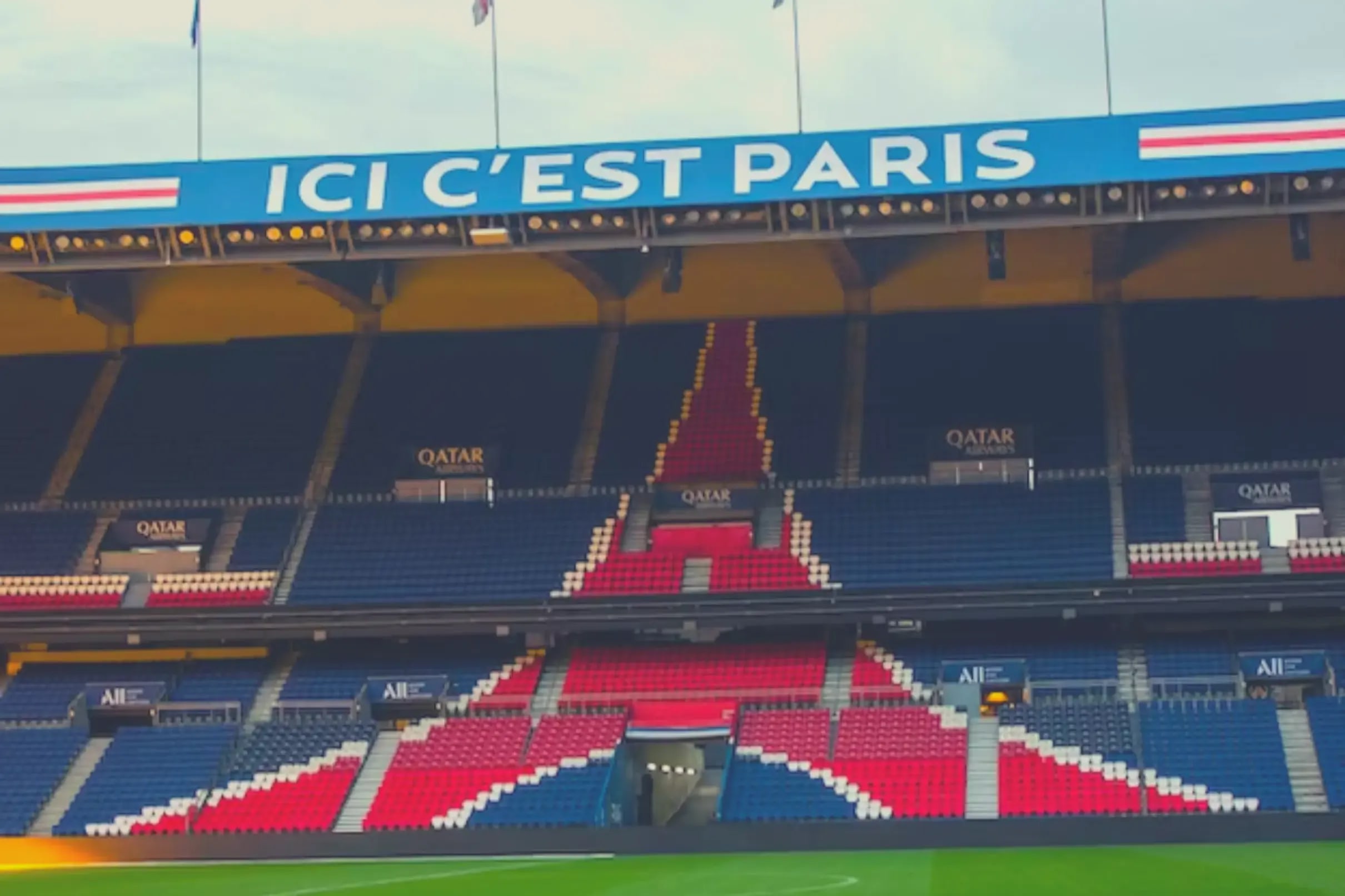 體驗王子公園體育場，感受熱情洋溢的球迷們吶喊助威，慶祝精彩絕倫的足球比賽