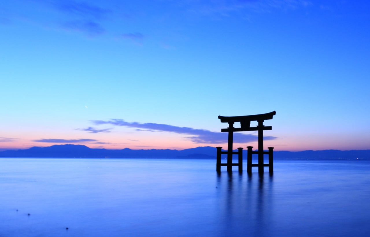 Lake Biwa Observatory, Shirahige Shrine, and Mangetsu-ji Temple Floating Temple Day Trip