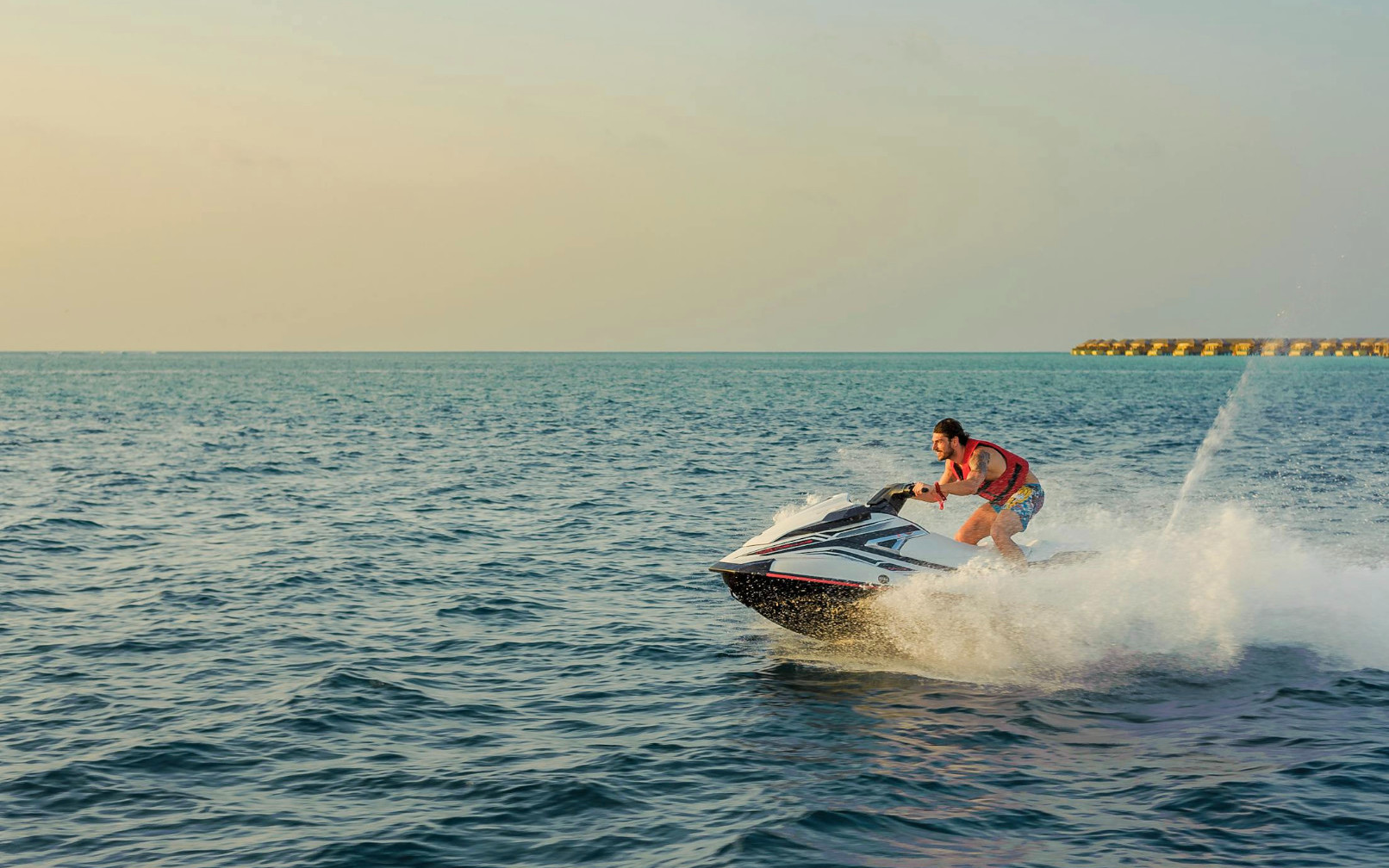 Vagator Beach: Parasailing & Water Adventure Package