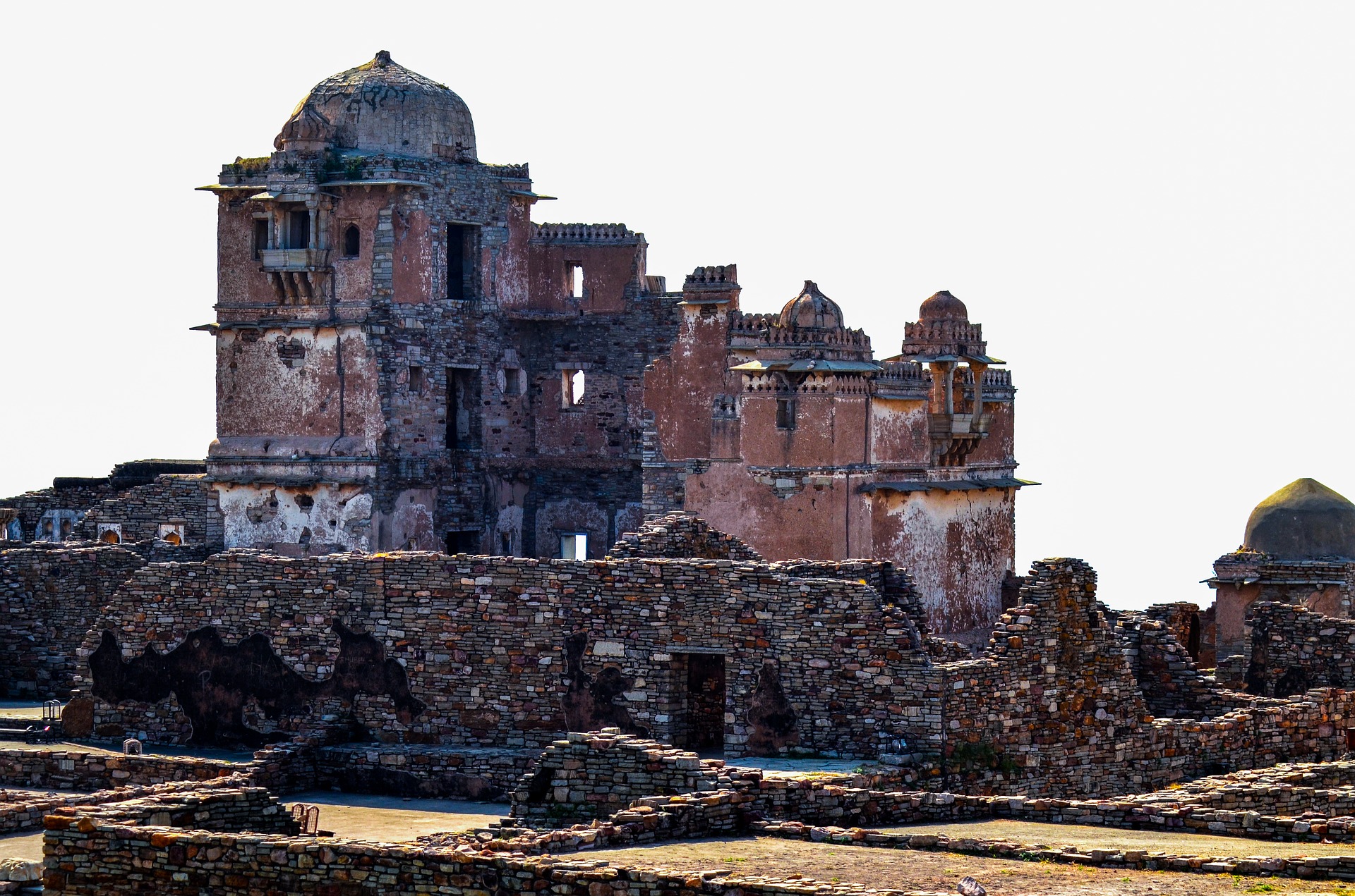 See Chittorgarh Fort & Udaipur Drop from Pushkar with Guide Service