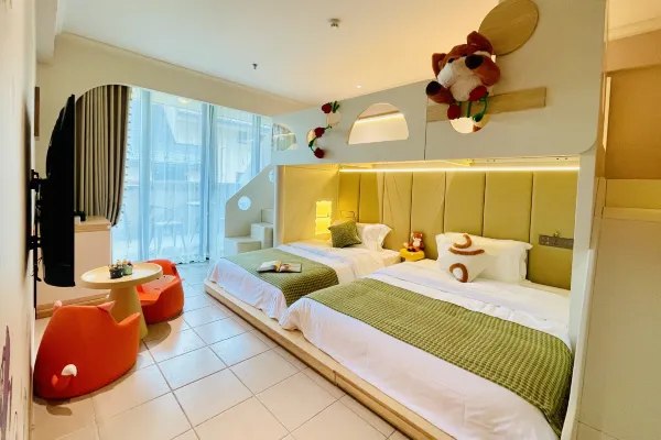 Beautiful Inn Room Environment Display Image
