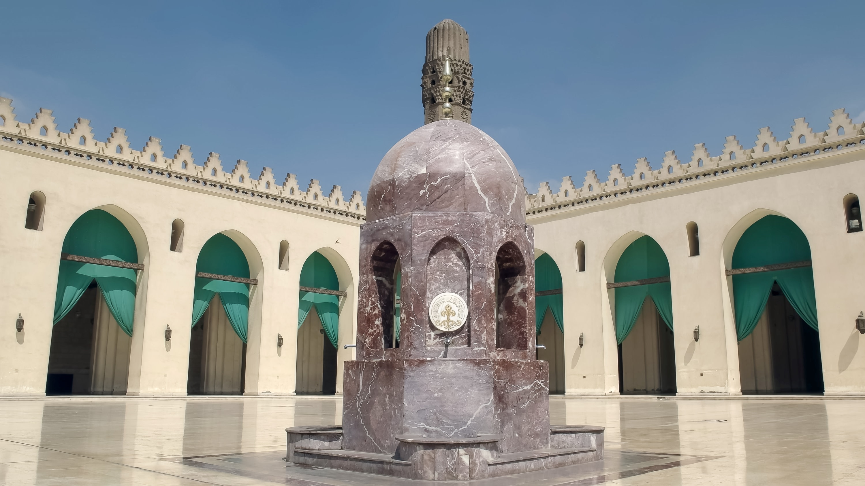 阿爾哈基姆清真寺庭院