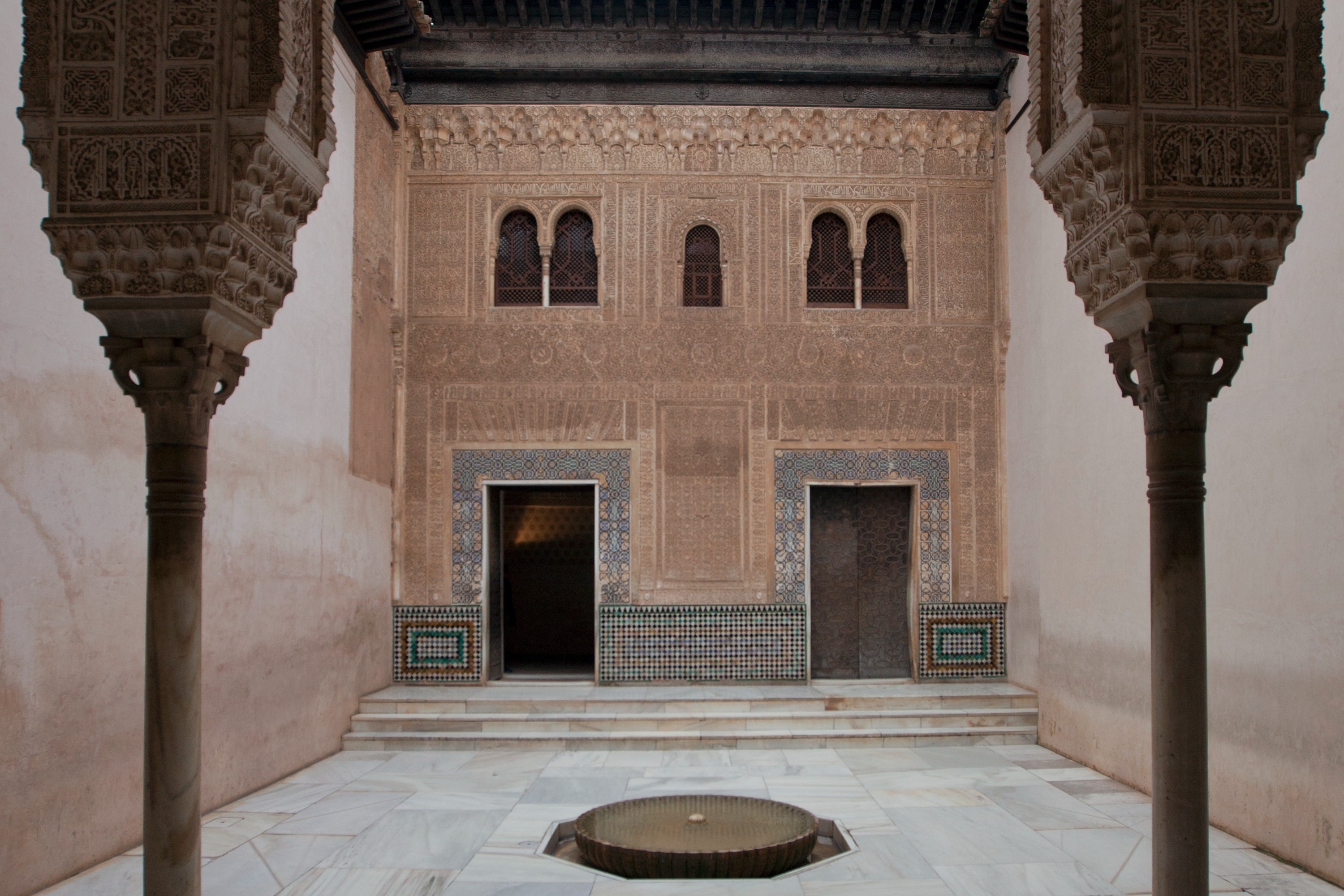 Alhambra and Generalife Tour in Granada with Arabian Bath