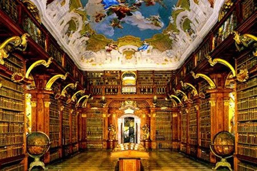 9-day in-depth tour of Eastern Europe (Prague + CK Town + Salzburg + Hallstatt Vienna + Vienna + Budapest)