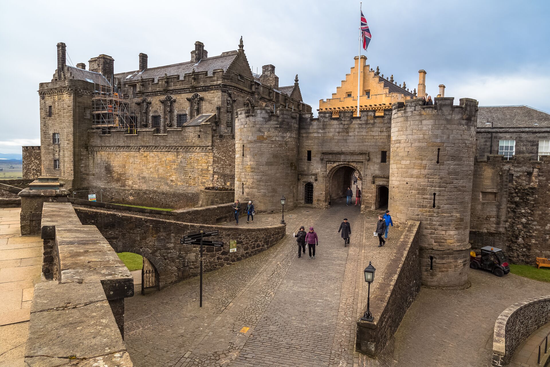 Loch Lomond, Stirling Castle and The Kelpies day tour from Edinburgh