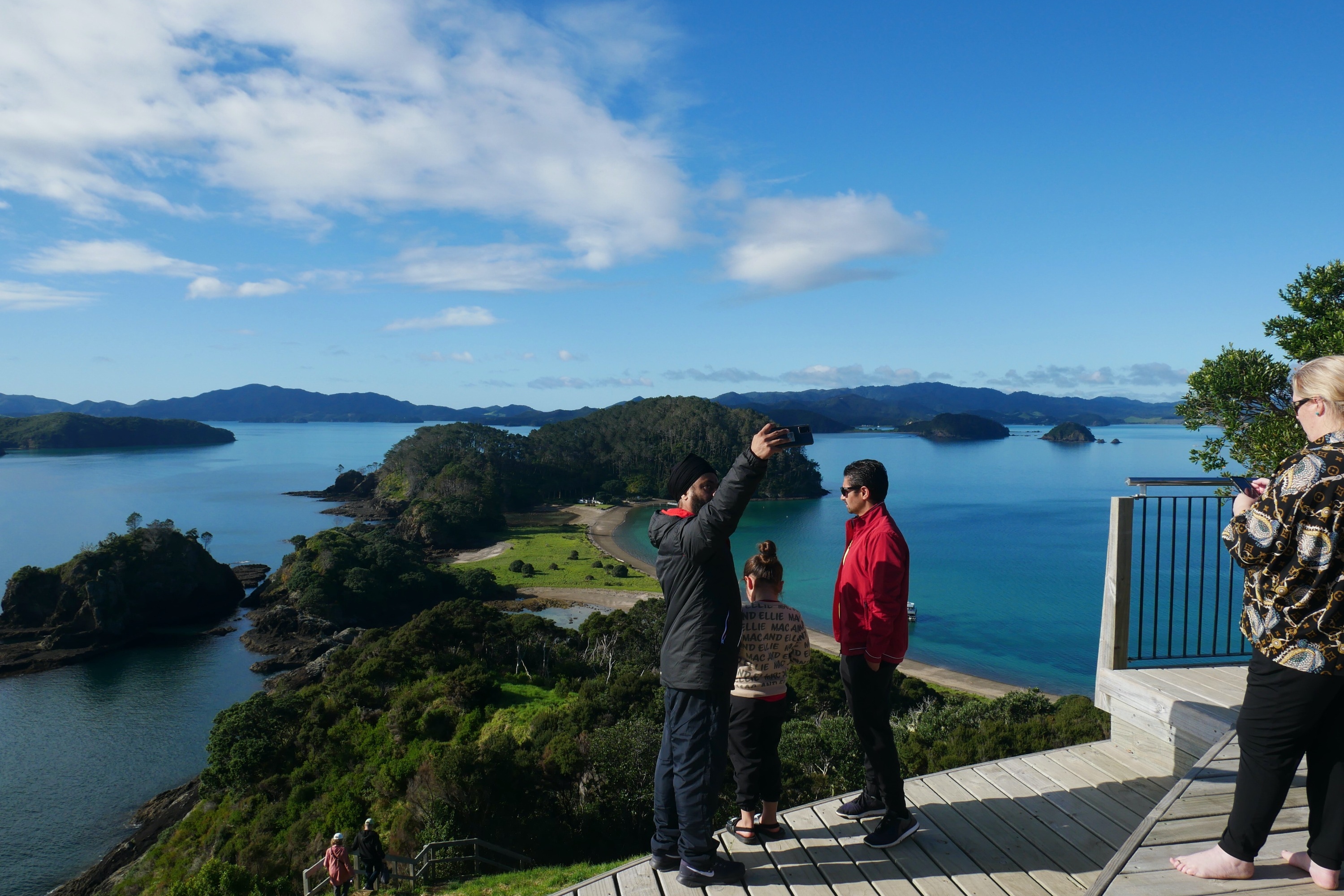 島嶼灣巖中洞（The Hole in the Rock）遊輪 & 島嶼探索之旅