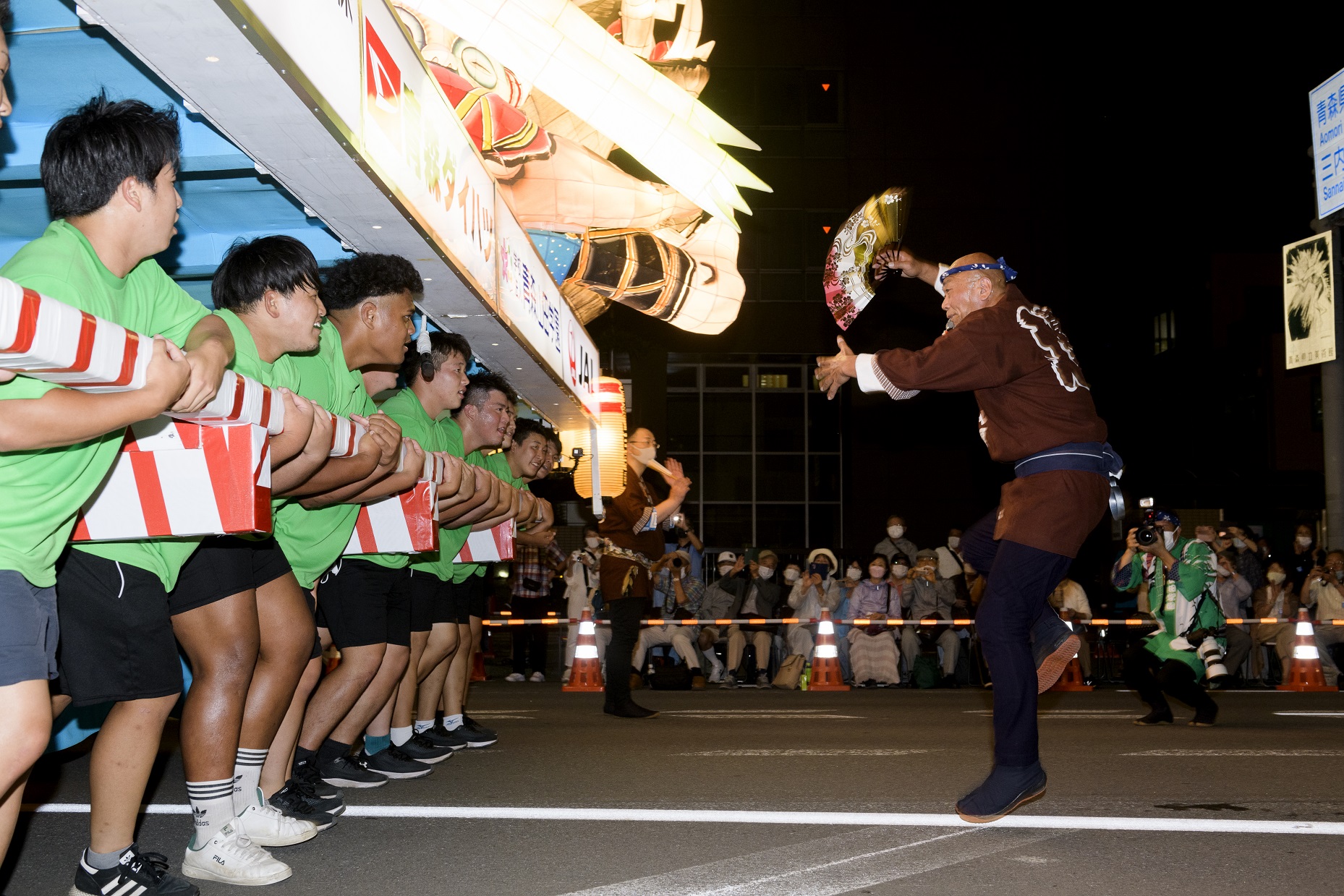 【仙台出發】青森睡魔祭一日遊｜夜間祭典體驗・專車接送・含觀賞席