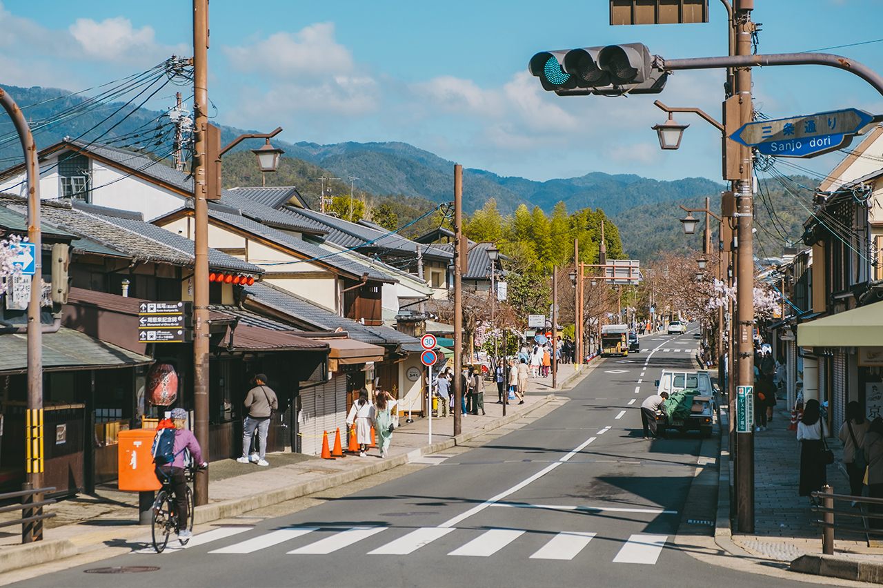 古都文化巡禮之旅：奈良東大寺, 京都伏見稻荷大社, 千本鳥居, 京都天龍寺, 世界文化遺產（大阪發車 | 京都/大阪下車）