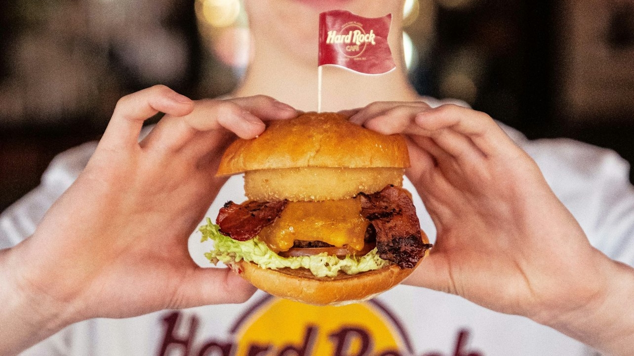 羅馬硬石餐廳用餐體驗 (Hard Rock Cafe dining experience in Rome)