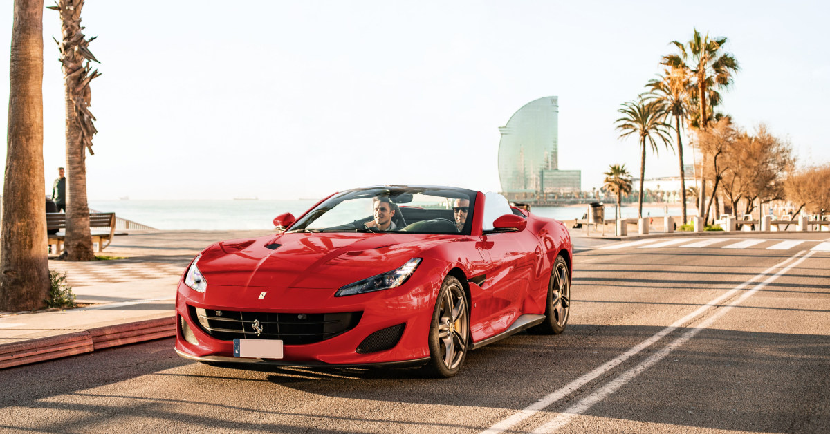 20-minute supercar drive in Barceloneta beach
