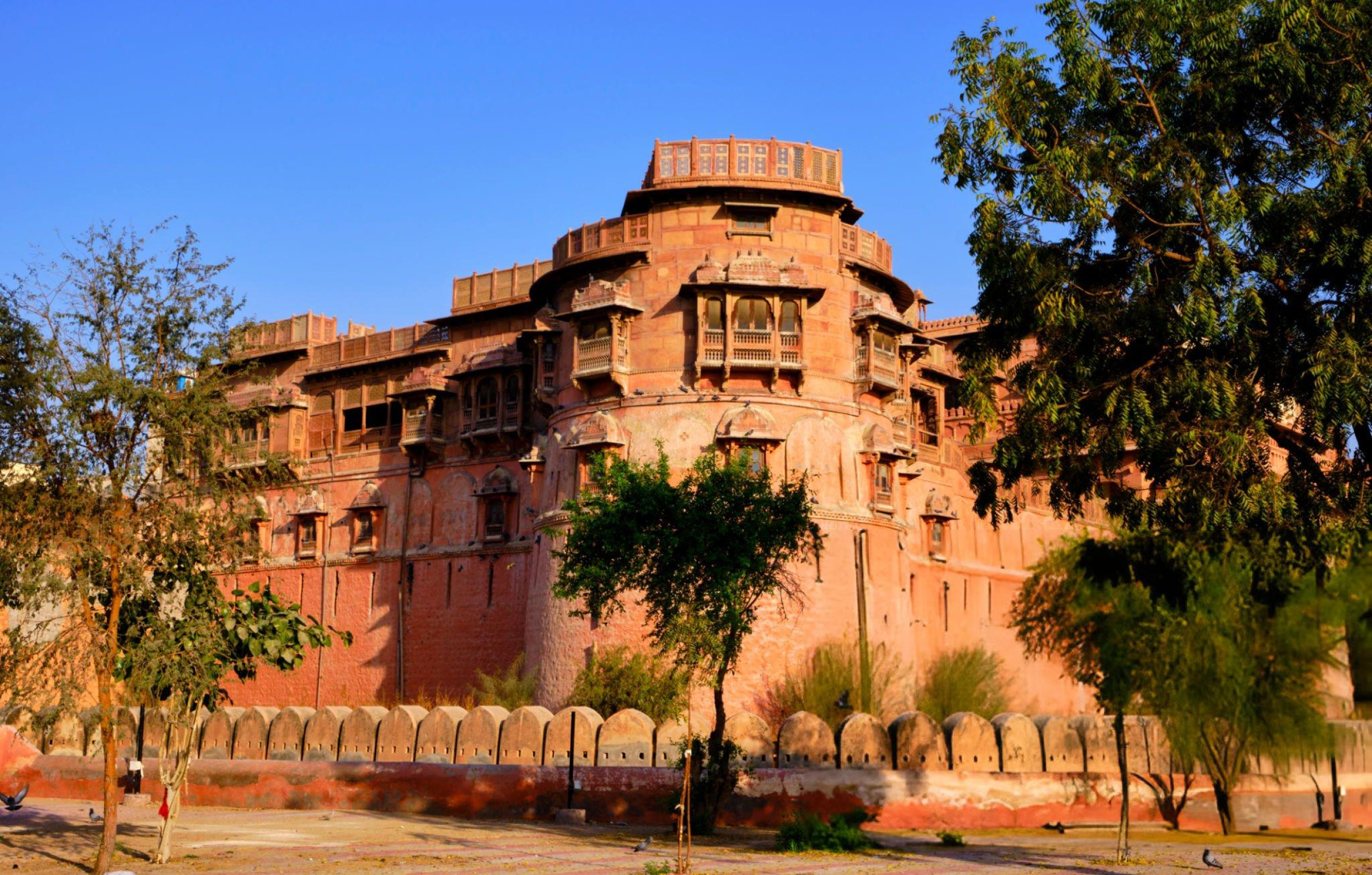 Royal Bikaner: Guided Half-Day City Sightseeing in Private Car