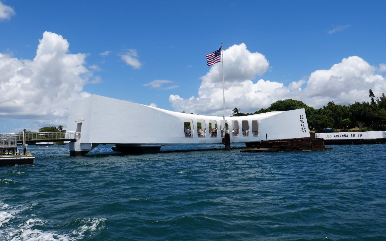 Stars & stripes Pearl Harbor and Battleship Missouri tour