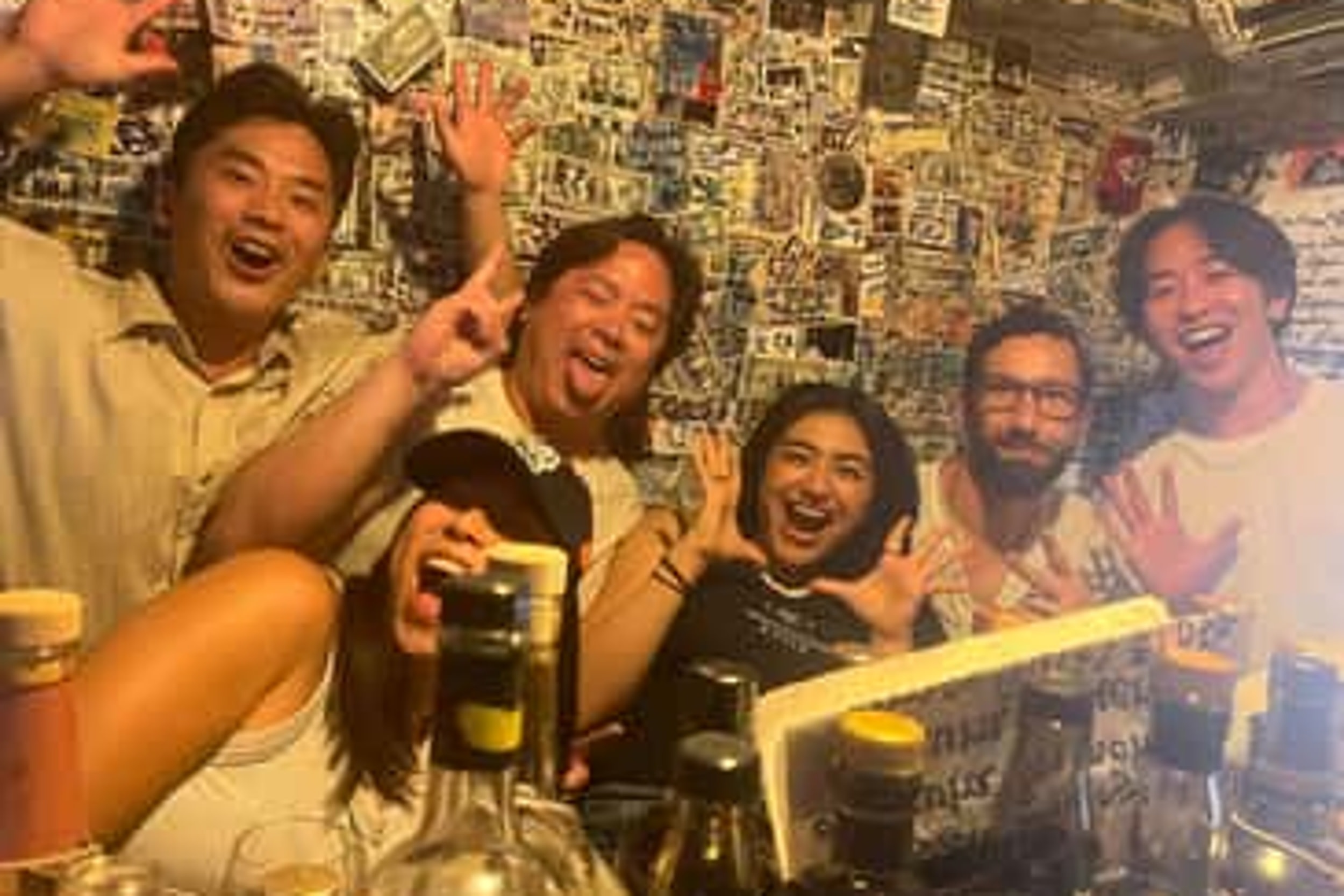 Shibuya Izakaya & Bar Hopping Experience in Tokyo with Local Guide