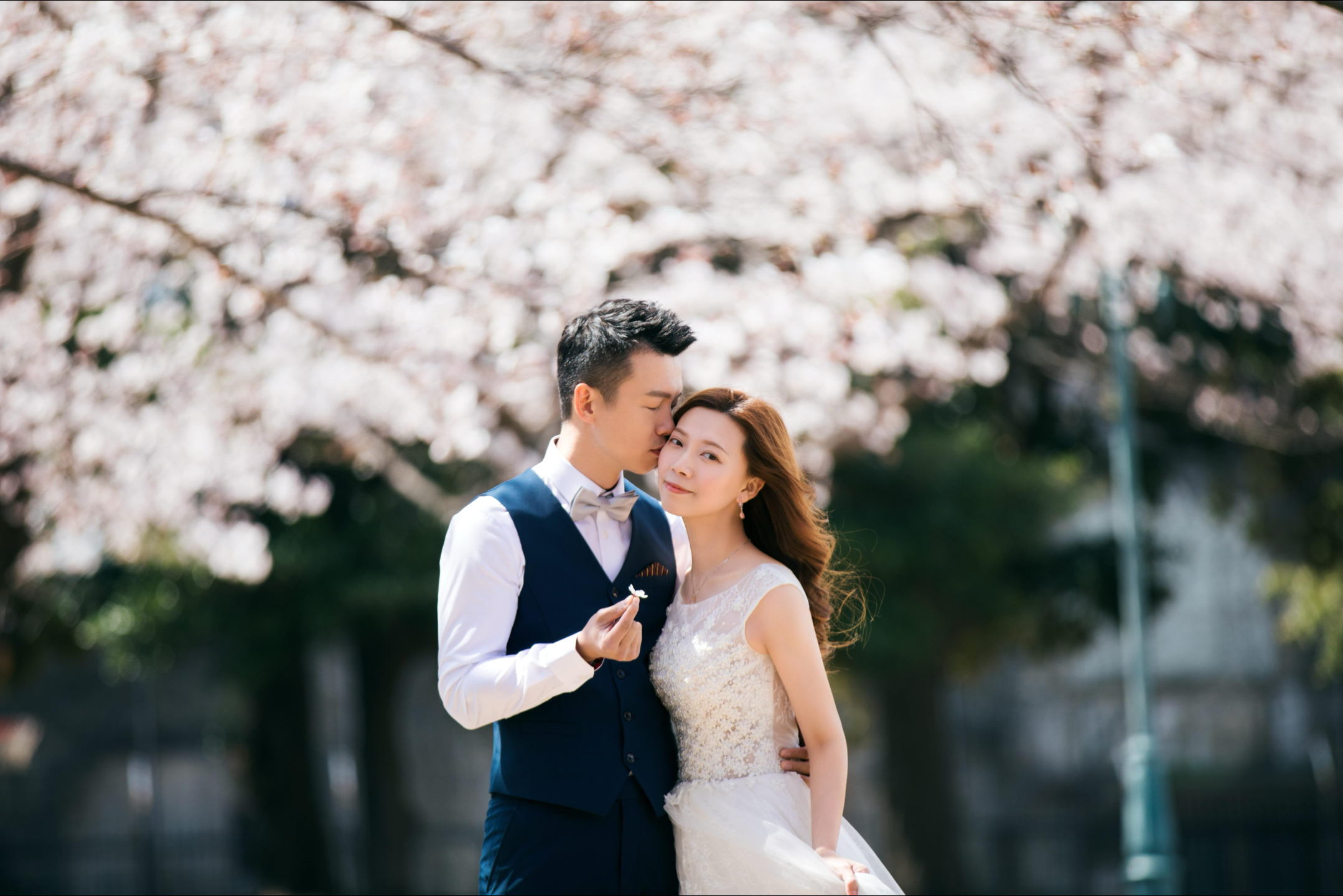 根岸森林公園：廣闊的綠地和開闊的草坪，提供遠離城市的自然背景