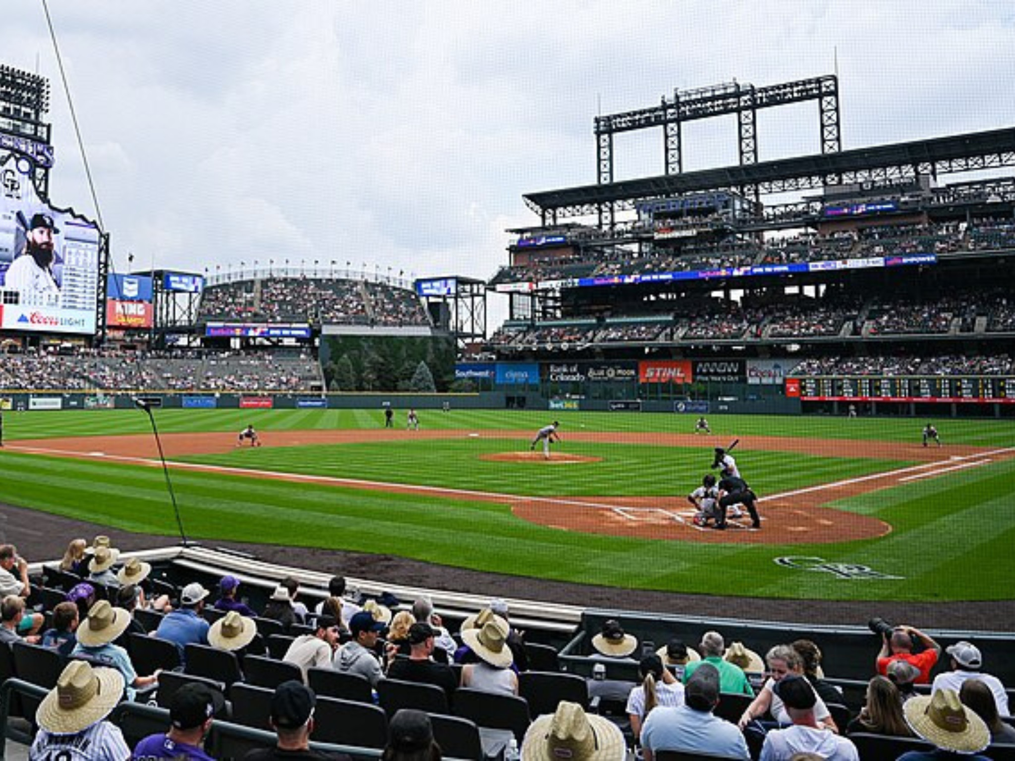 Бейсбольный матч Colorado Rockies на стадионе Coors Field