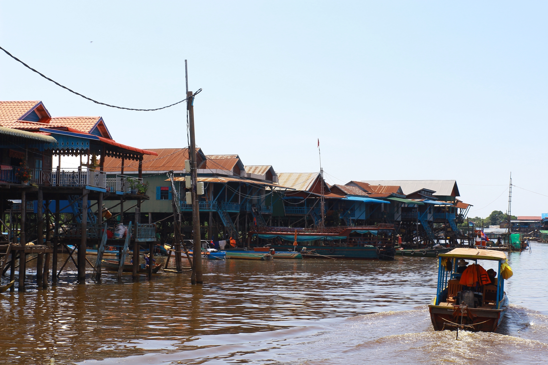探索迷人的空邦魯浮村 (Kampong Phluk Floating Village)