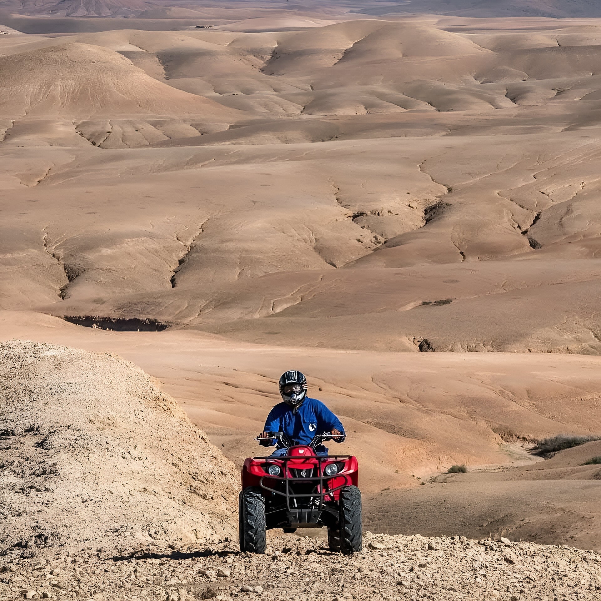 阿格菲沙漠（Agafay Desert）四輪摩托車之旅：岩石小徑和壯麗景色