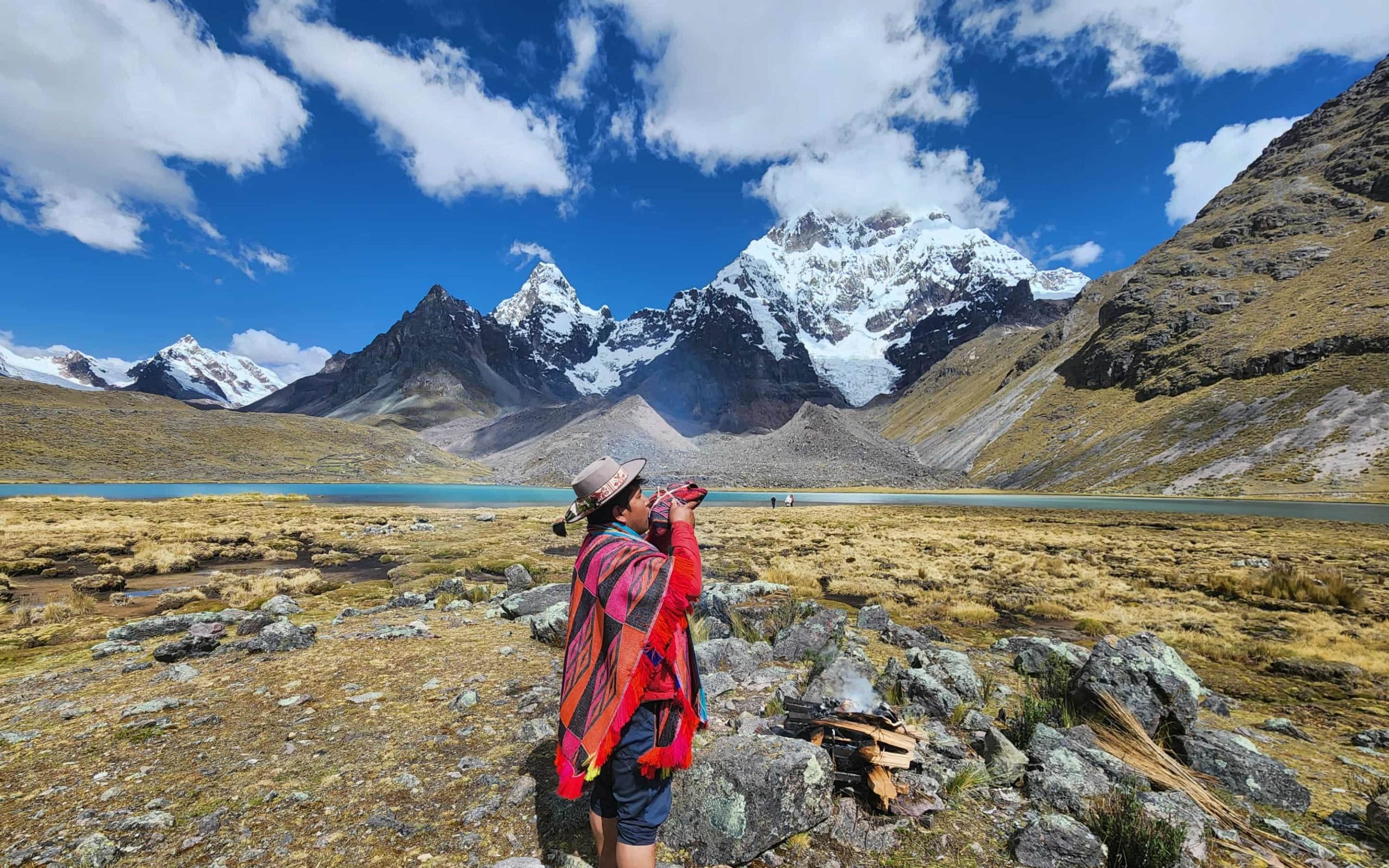Ausangate 7 Lagunas Full-Day Small Group Trekking