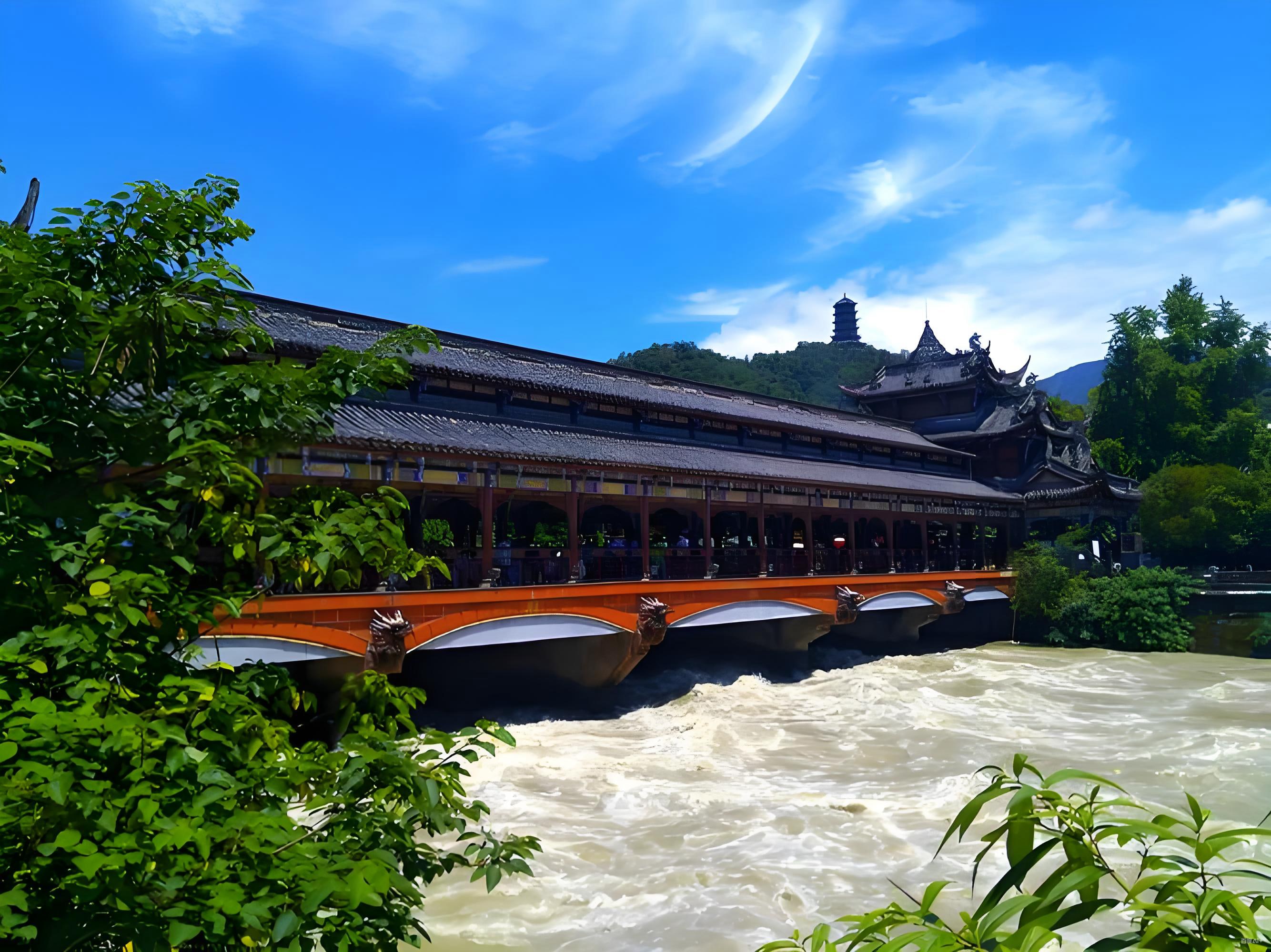 都江堰,岷江水奔騰而過,古老水利工程與壯麗自然景觀完美交融,繪就一幅山清水秀、古韻悠長的絕美畫卷。 都江堰,岷江水奔騰而過,古老水利工程與壯麗自然景觀完美交融,繪就一幅山清水秀、古韻悠長的絕美畫卷。