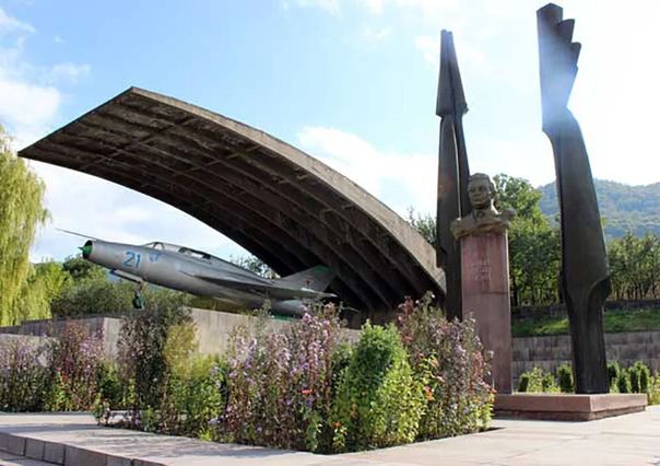 From Tbilisi to Armenia: Monasteries, Canyons & Culture in a Day