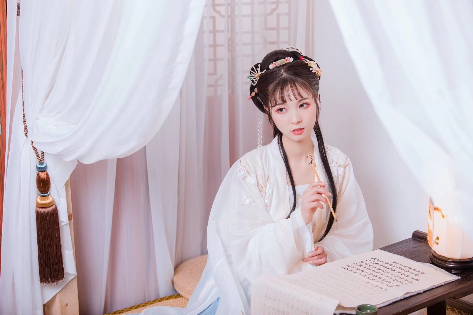 Suzhou Immersive Travel Photography | Professional photographer follows the shoot + Hanfu + exquisite makeup, all original photos are given away with refined retouching