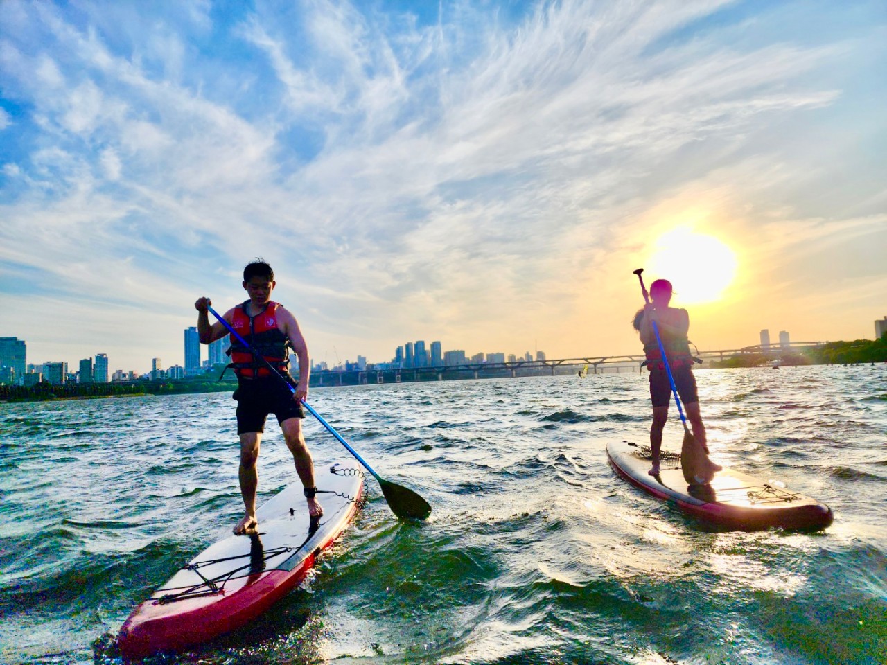 首爾漢江 SUP 立槳 & 獨木舟體驗（Surfstory 提供）