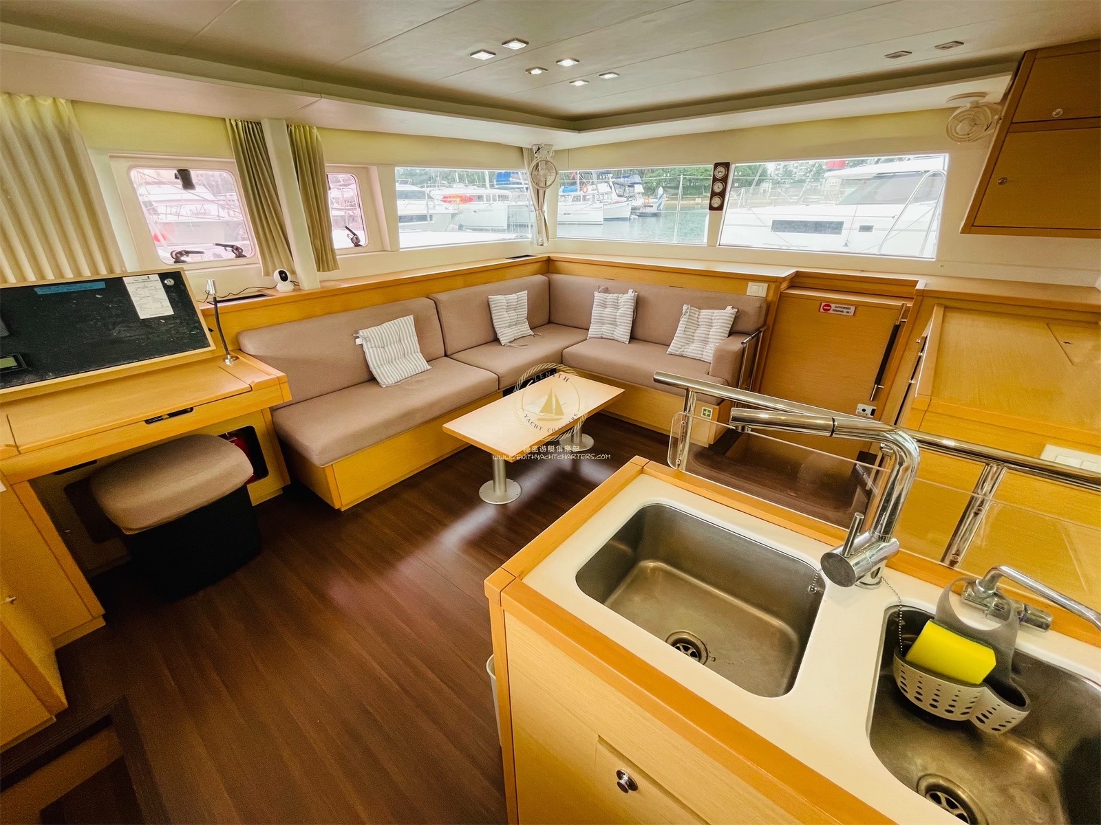 新加坡私人 Zen Sea 2 豪華遊艇租借（Zenithyachtcharters 提供）
