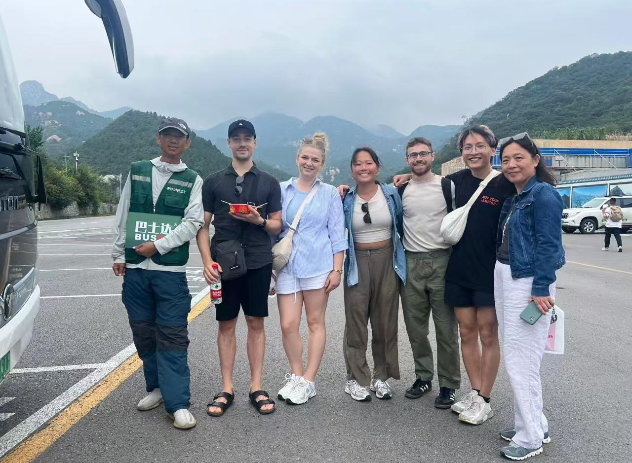 八達嶺長城景區為巴士達品牌提供獨享專屬VIP停車場,為國際友人提供更加便捷的旅遊體驗。 八達嶺長城景區為巴士達品牌提供獨享專屬VIP停車場,為國際友人提供更加便捷的旅遊體驗。