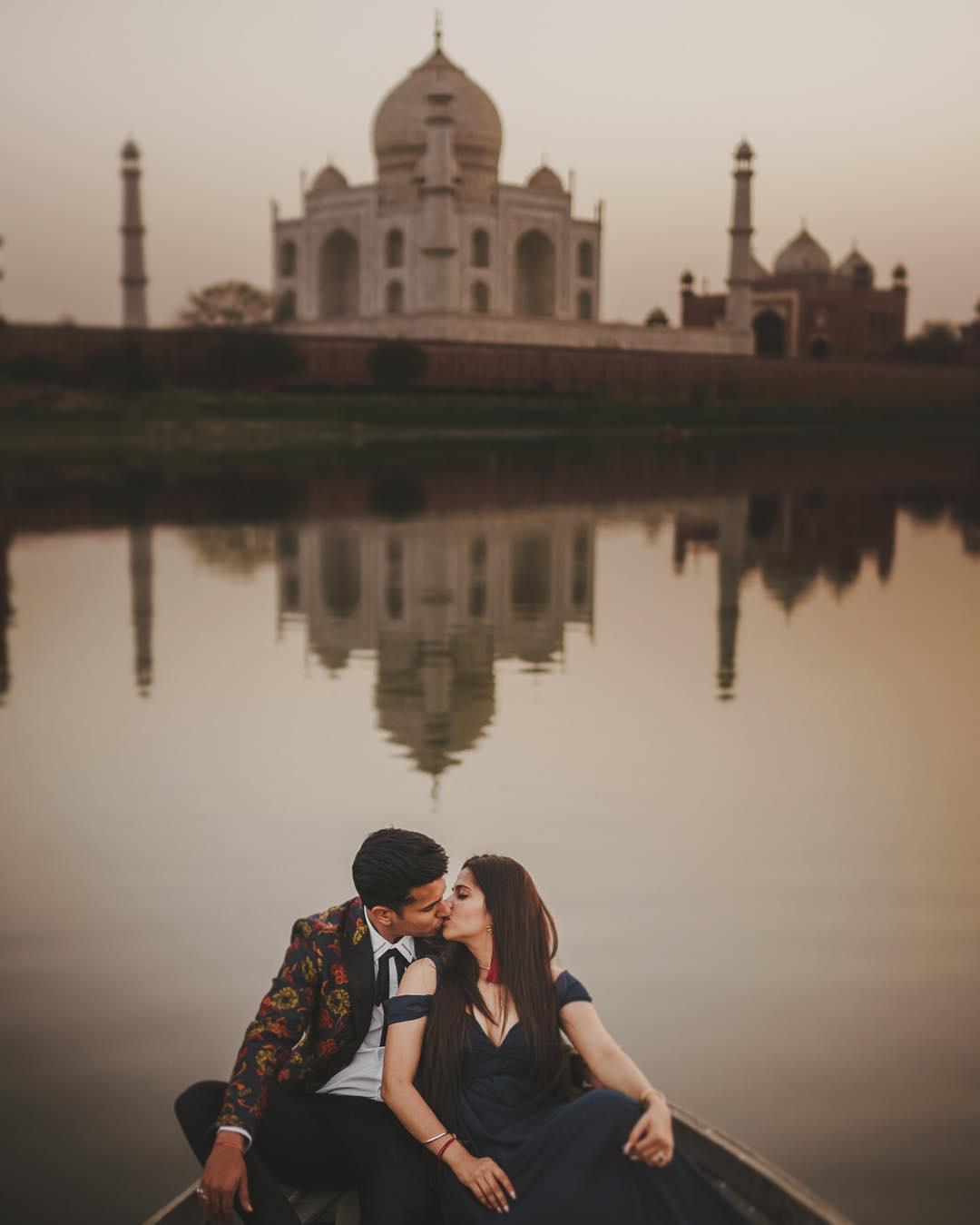 From Delhi: Sunrise Taj Mahal Tour with Bharatpur Bird Santuary