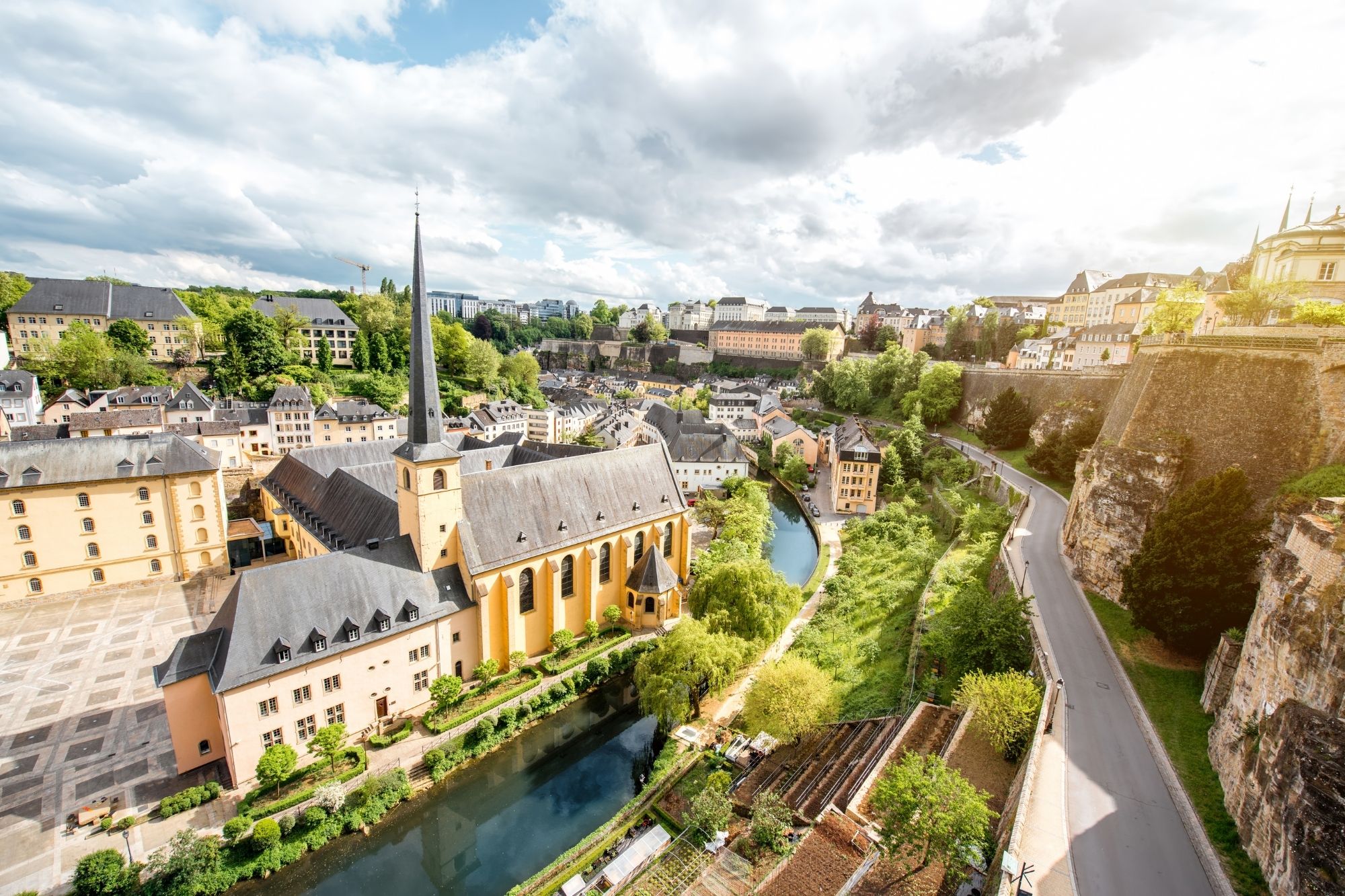 Luxembourg Scavenger Hunt and City Highlights Day Trip